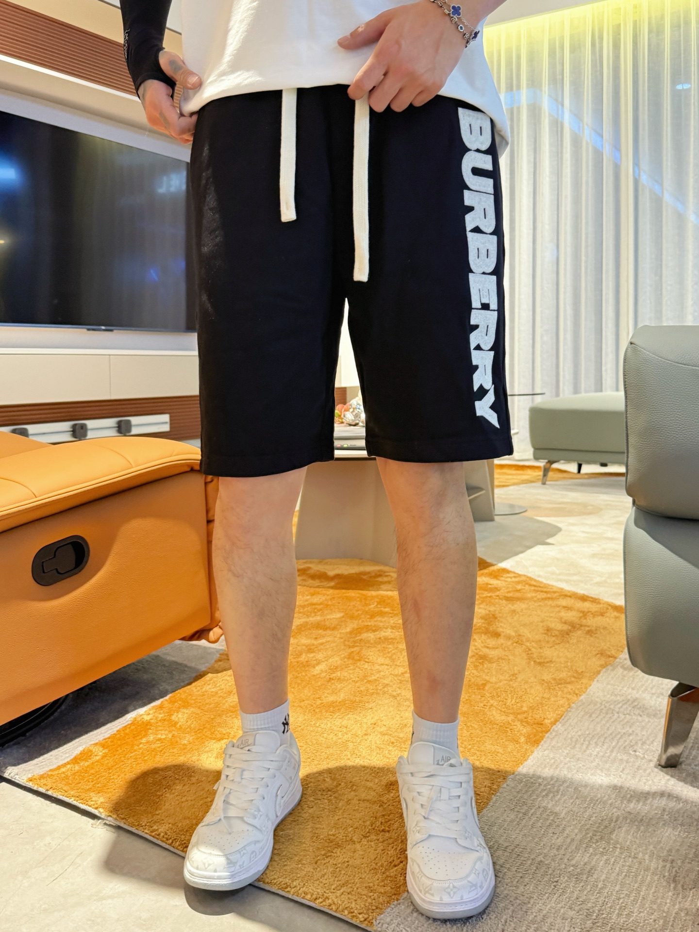 Burberry  休闲短裤服装 2