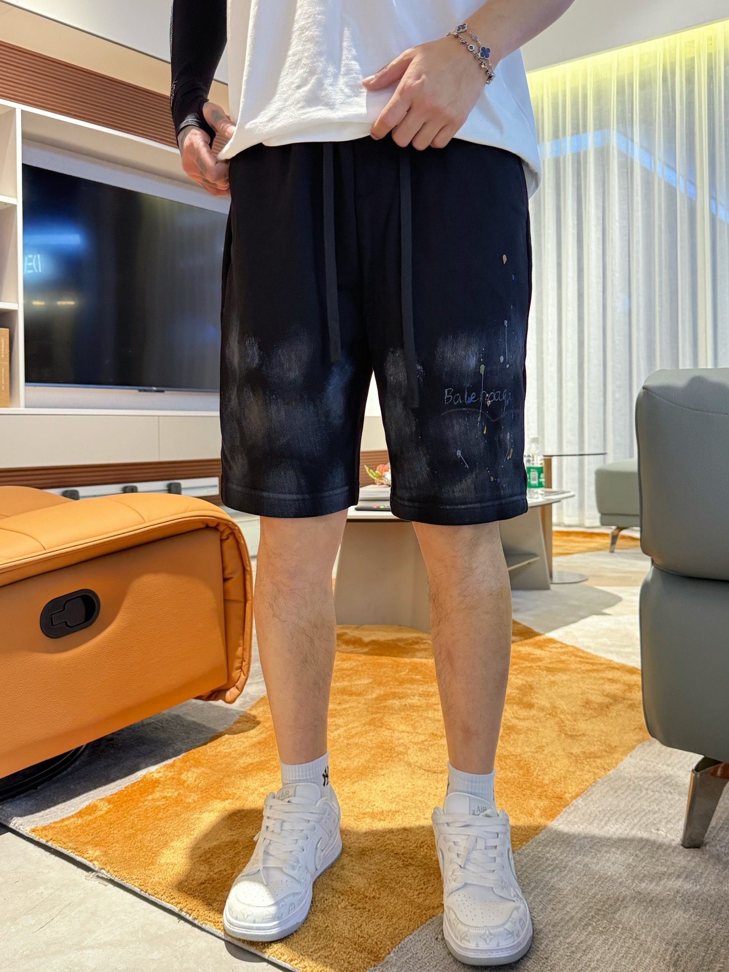 Balenciaga  休闲短裤服装 1