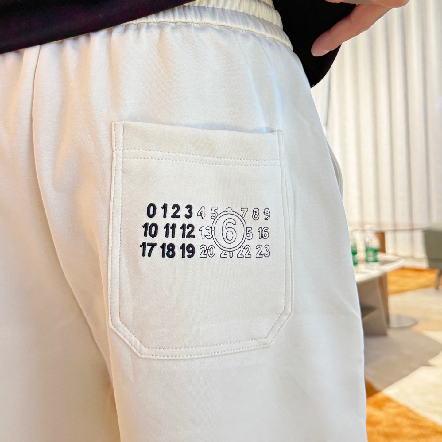 Mugler  休闲短裤服装 9