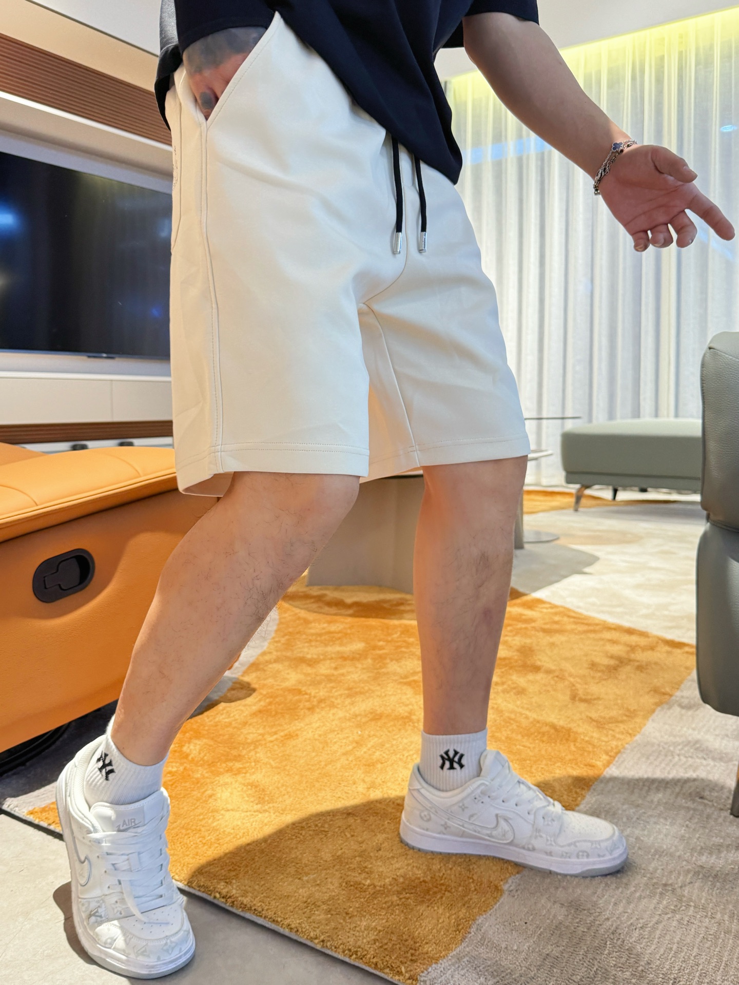 Mugler  休闲短裤服装 3