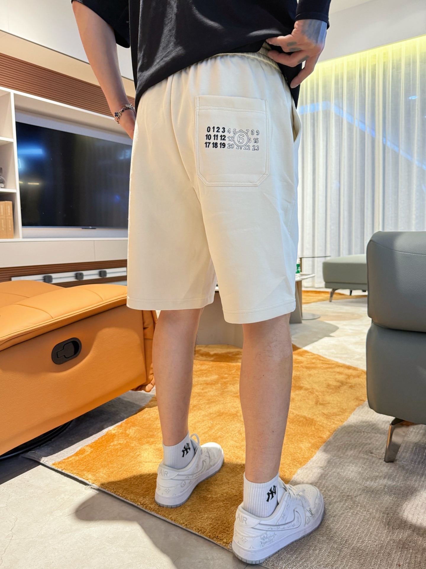 Mugler  休闲短裤服装 4