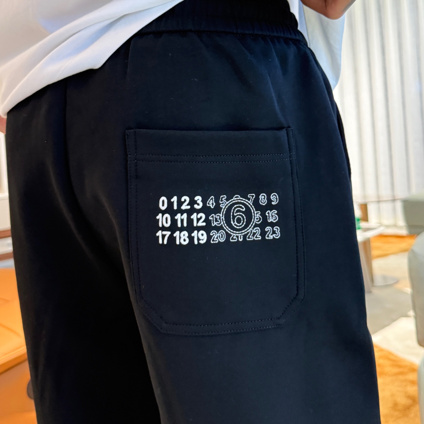 Maison Margiela  休闲短裤服装 9