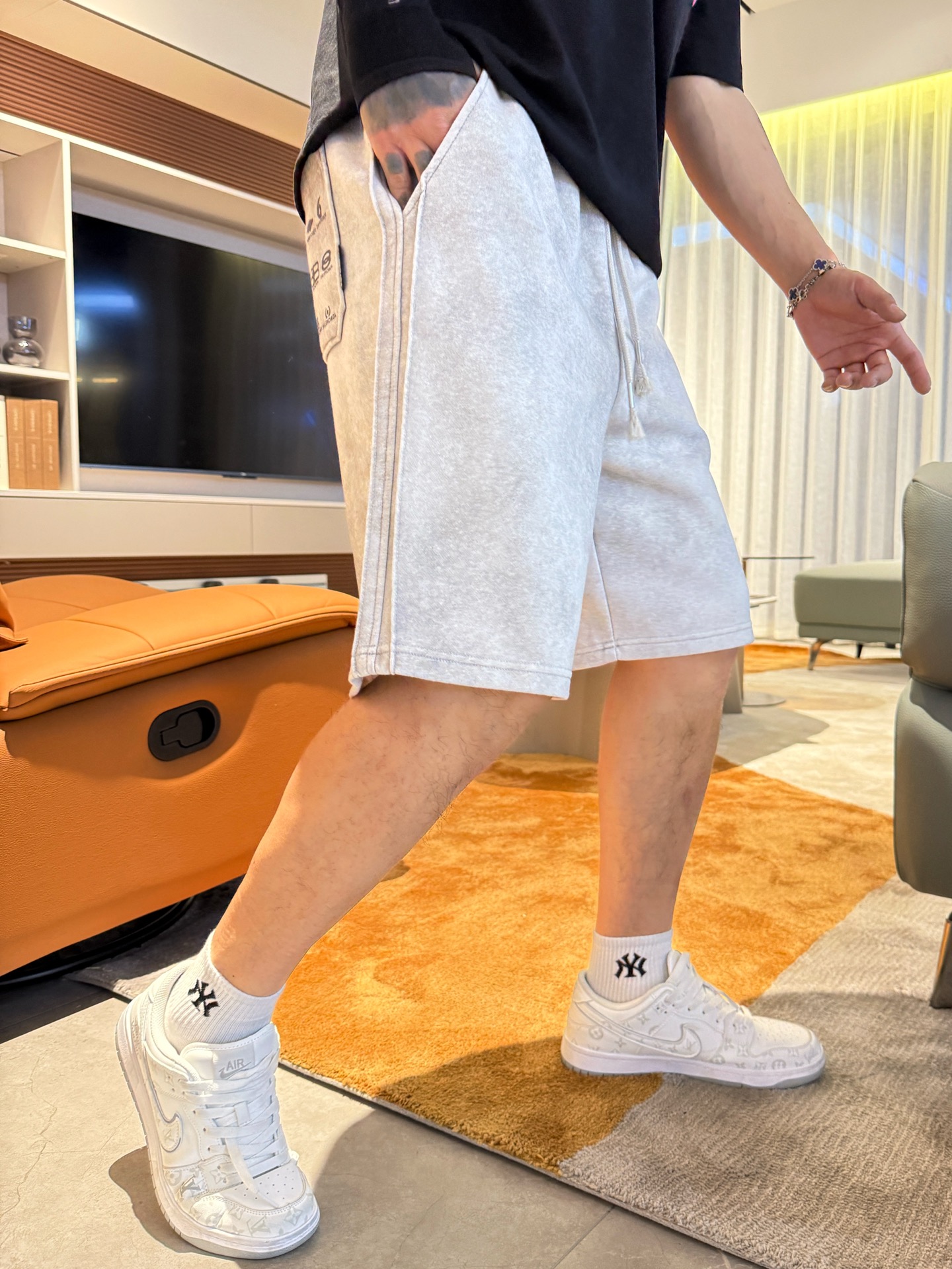 Balenciaga  休闲短裤服装 3