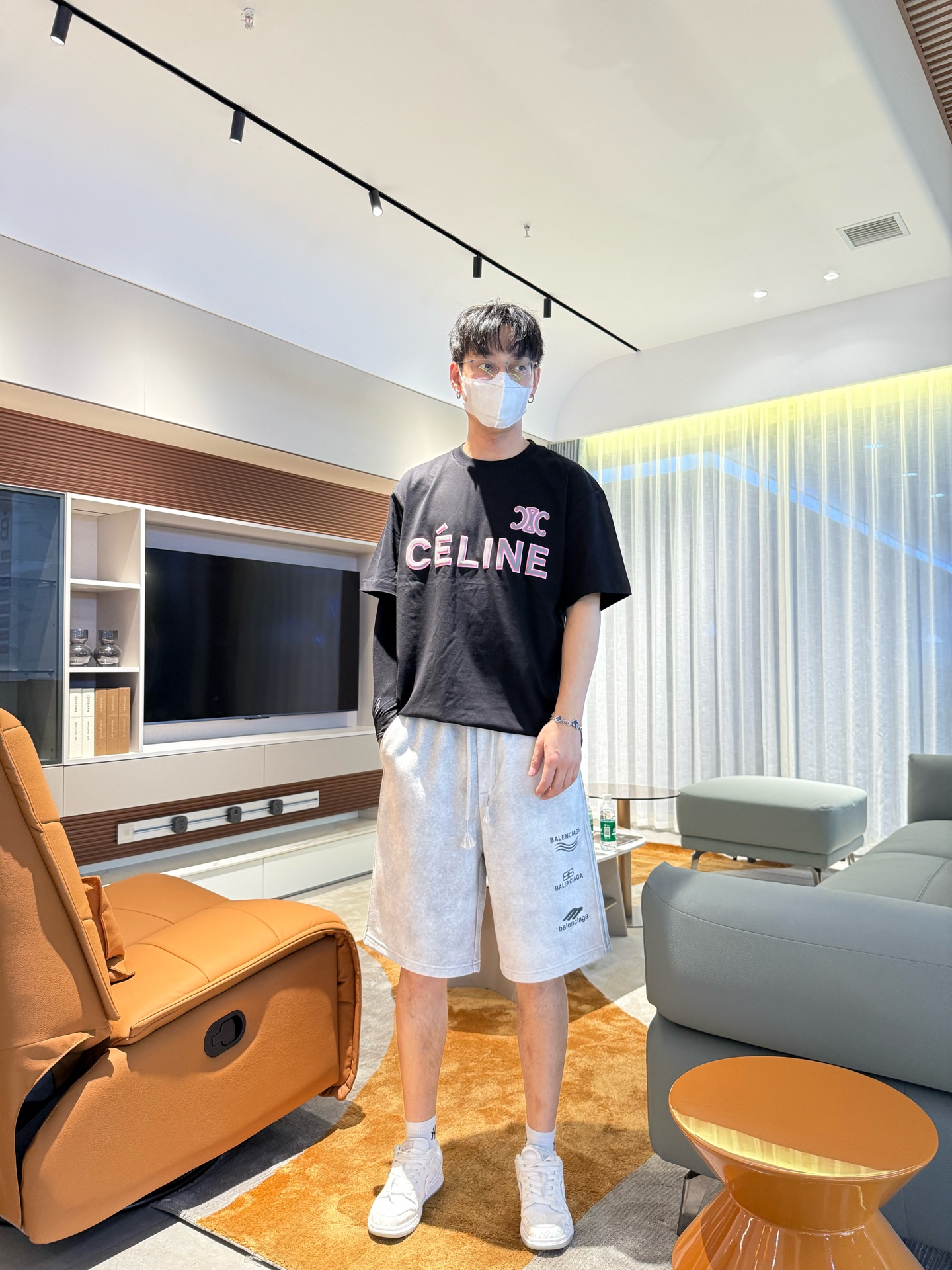 Balenciaga  休闲短裤服装 5