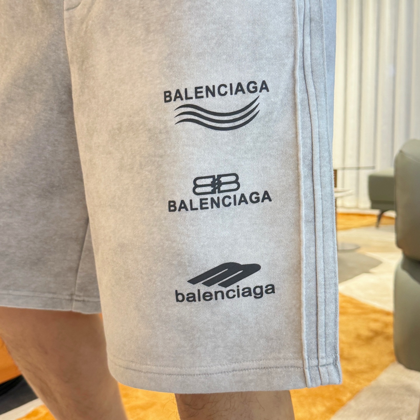 Balenciaga  休闲短裤服装 8