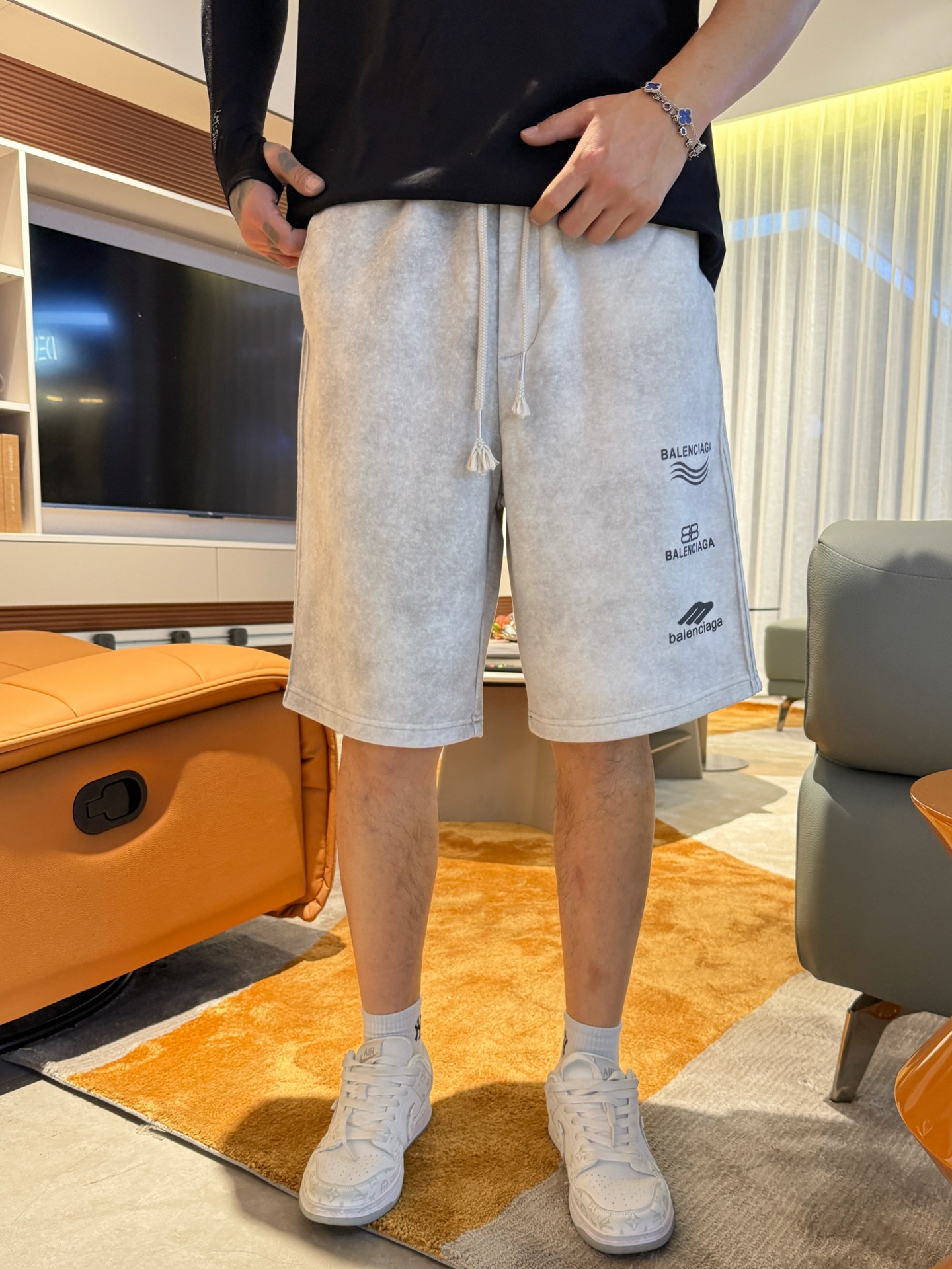 Balenciaga  休闲短裤服装 2