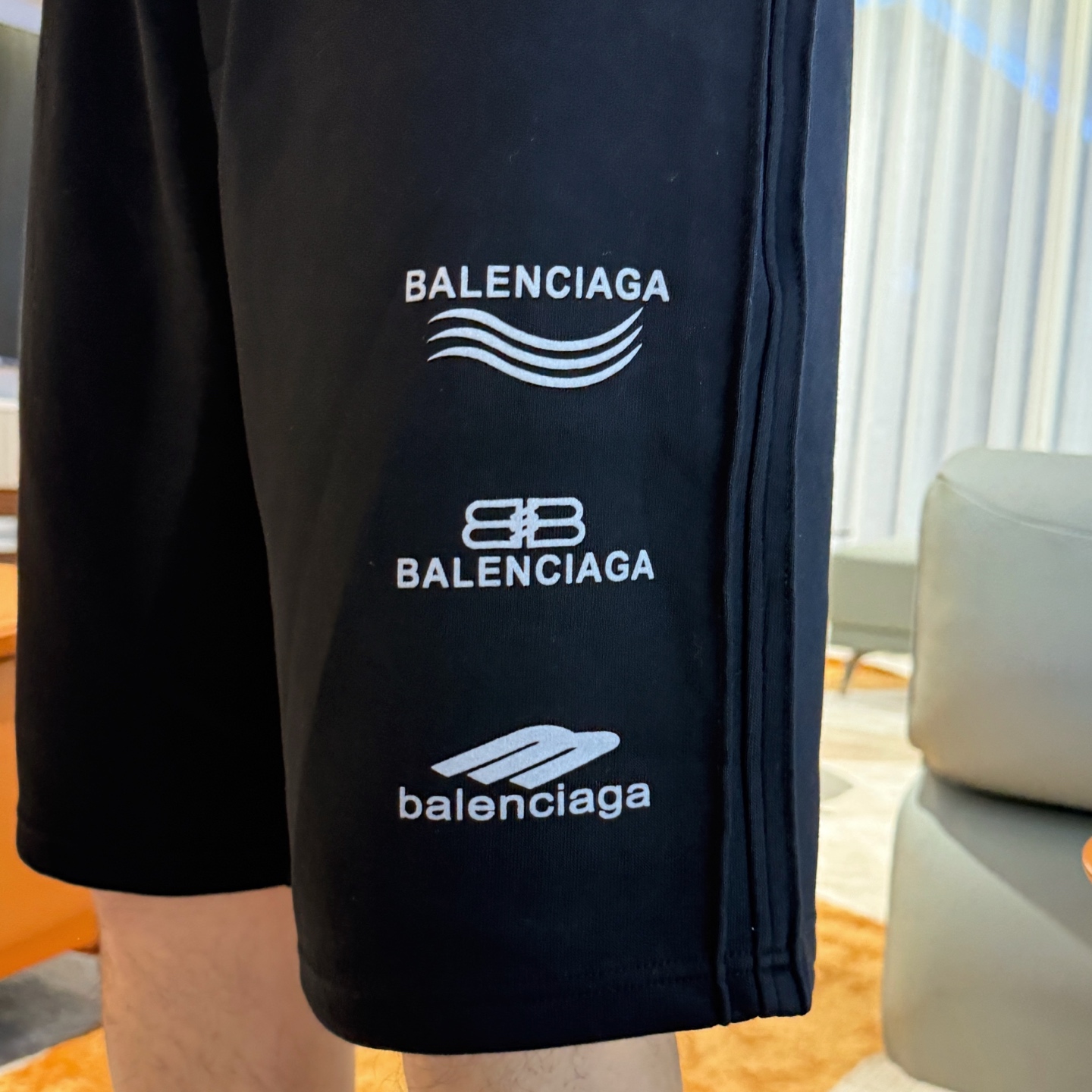 Balenciaga  休闲短裤服装 7