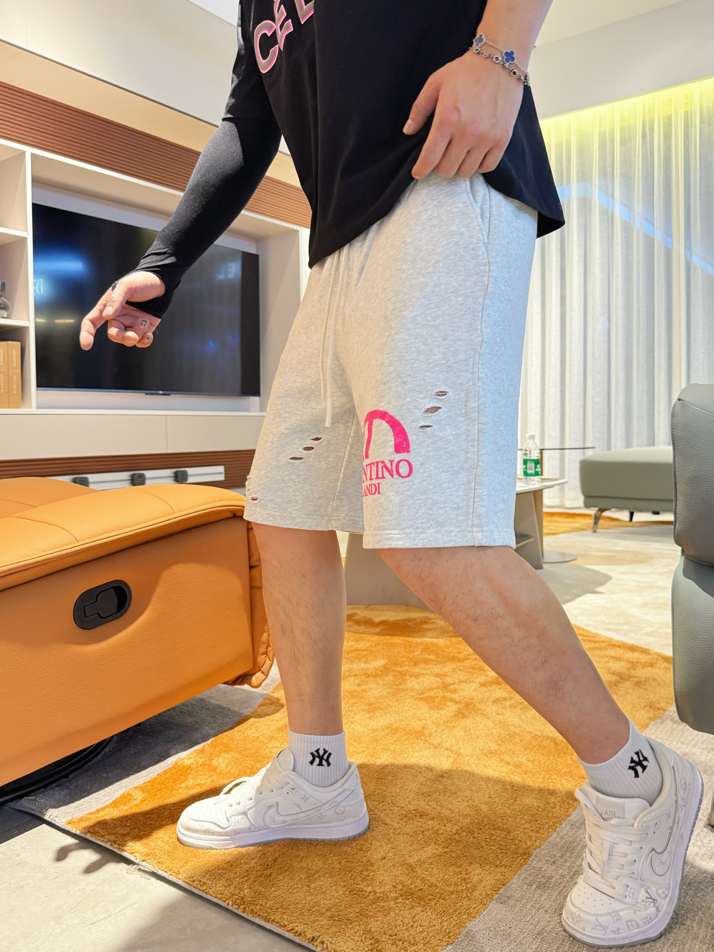 Valentino  休闲短裤服装 2