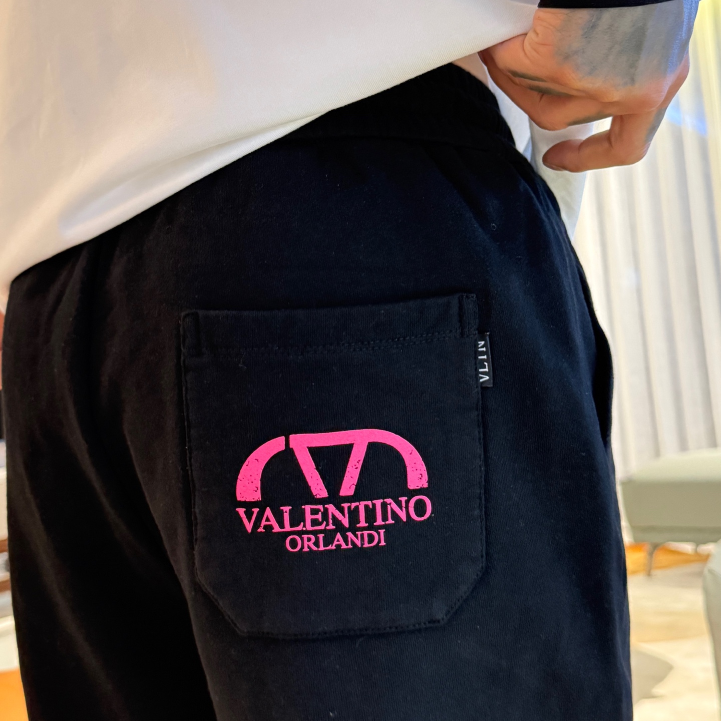 Valentino  休闲短裤服装 8