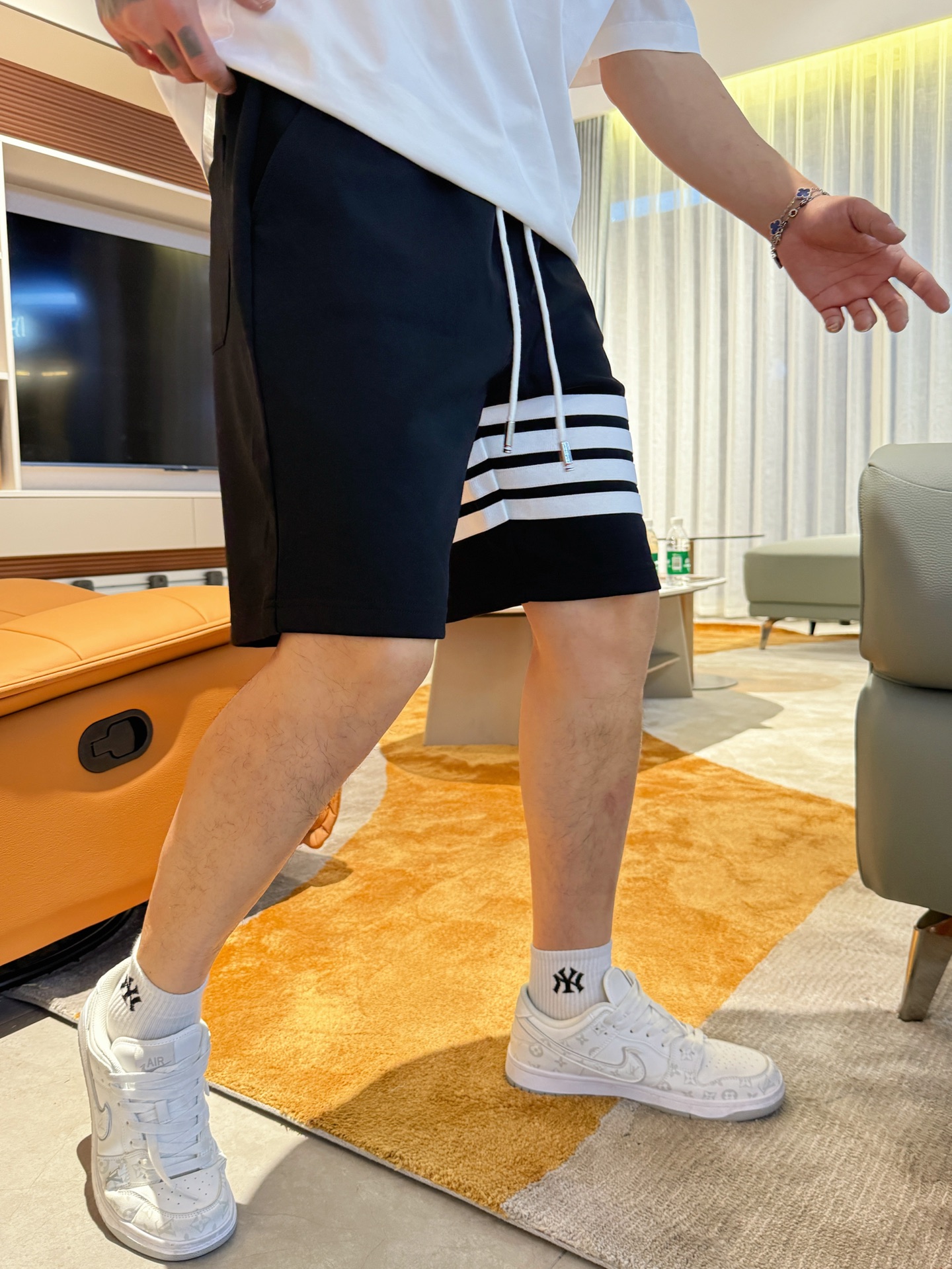   休闲短裤服装 3