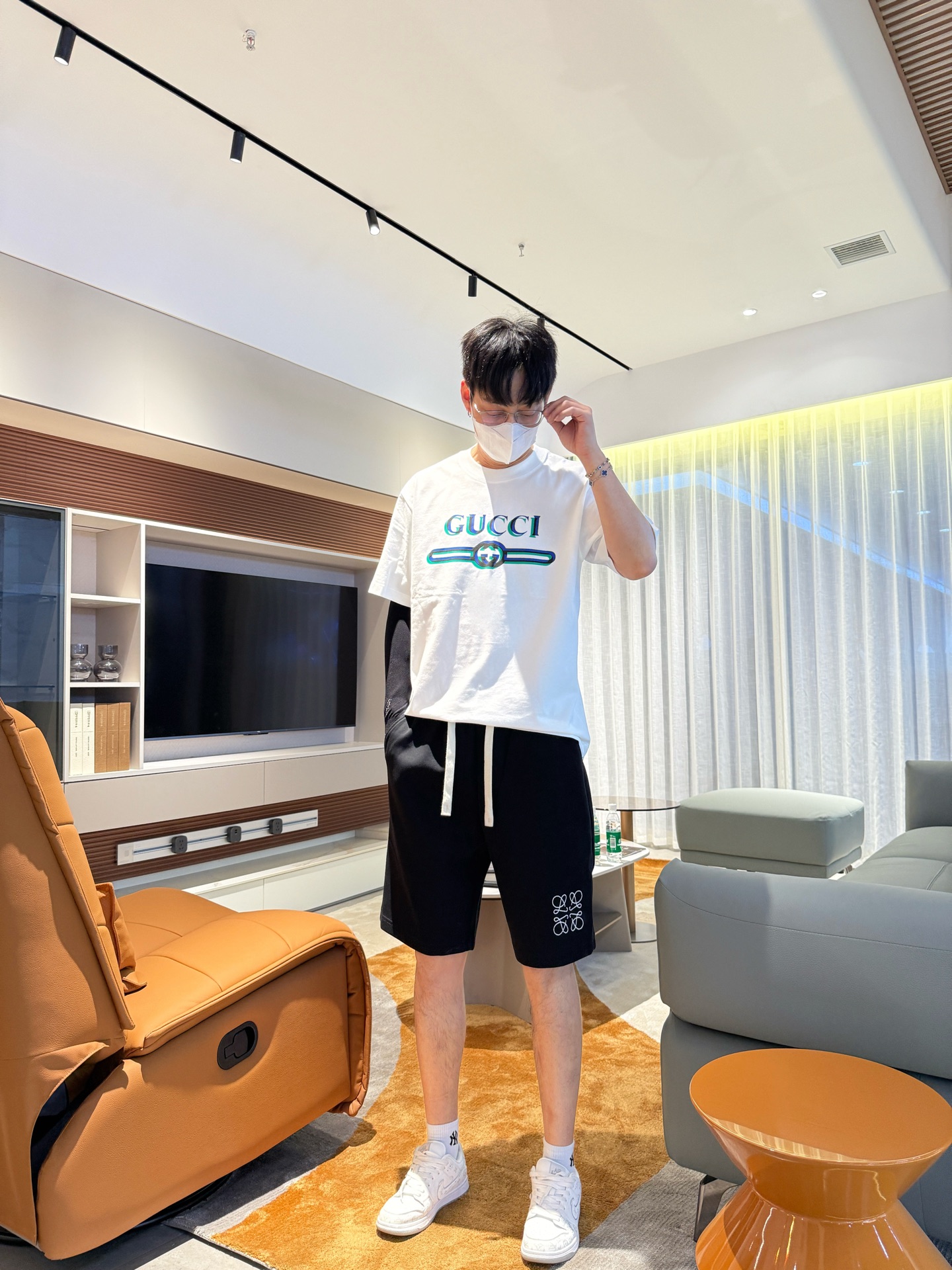 Loewe  休闲短裤服装 5