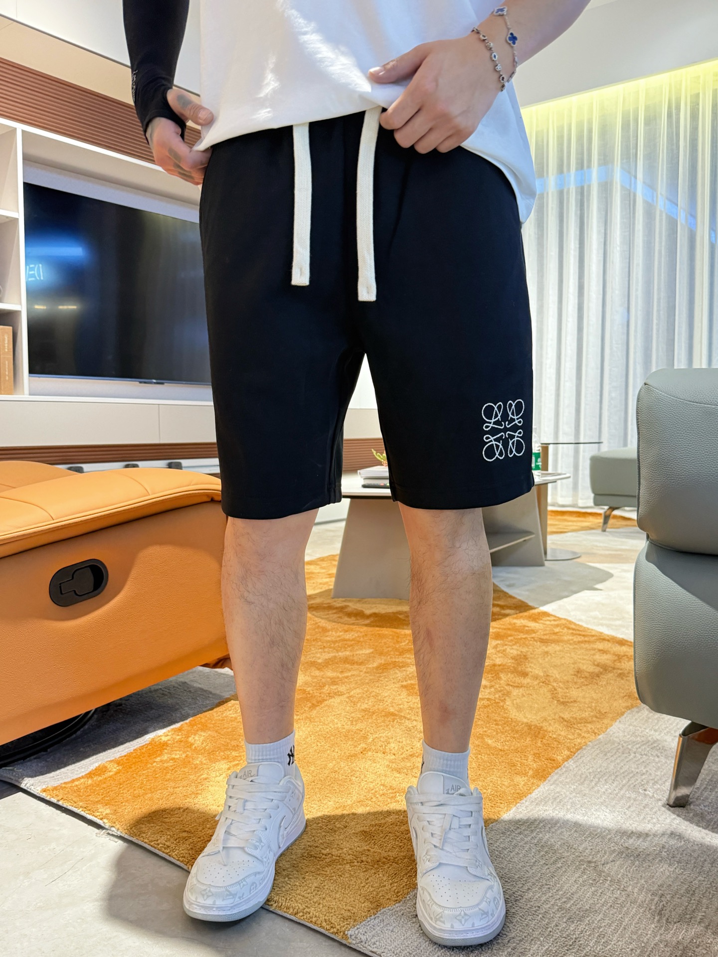 Loewe  休闲短裤服装 1