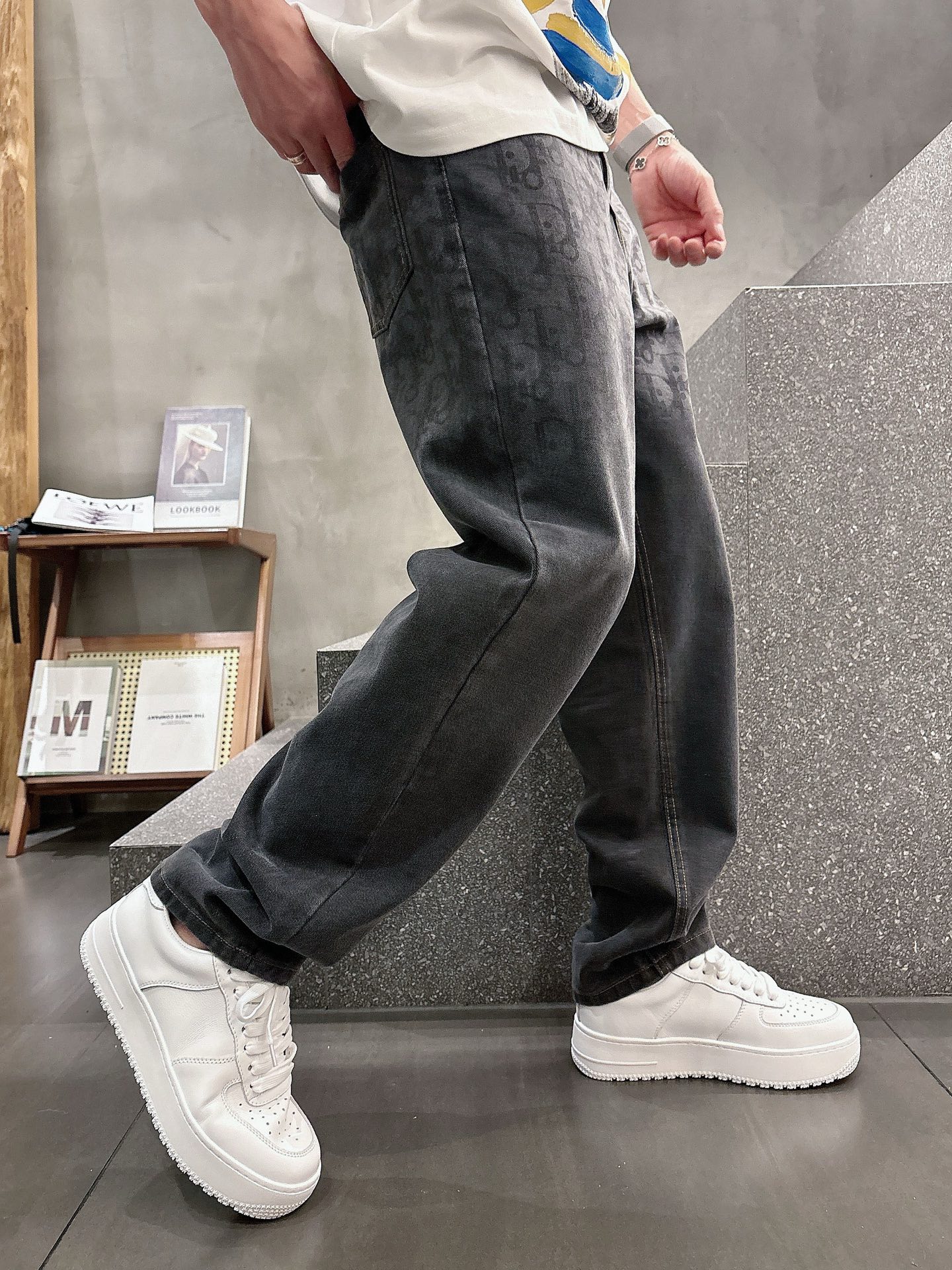 “2025 New Original Jeans: Classic Logo Design, Customized Cowboys, Code 30-36” - 图片 3