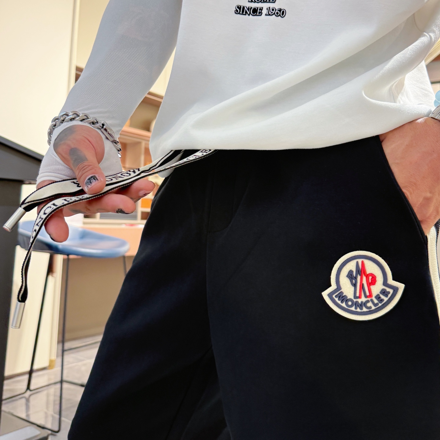   蒙口  顶级货品🐮🆕2025夏季新款休闲短裤！官网同步发售。品牌经典LOGO休闲裤 ，定制面料，舒适