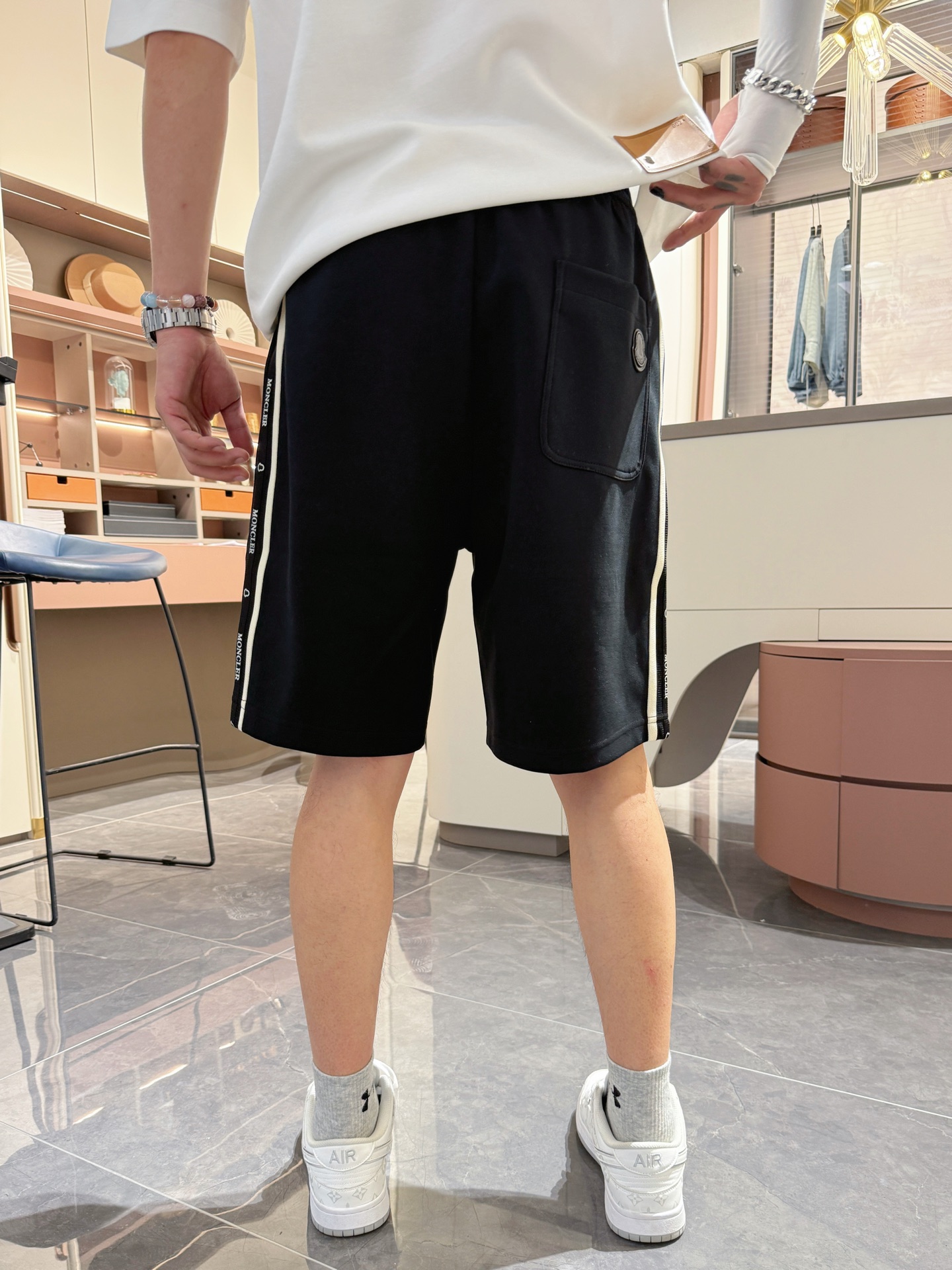   蒙口  顶级货品🐮🆕2025夏季新款休闲短裤！官网同步发售。品牌经典LOGO休闲裤 ，定制面料，舒适