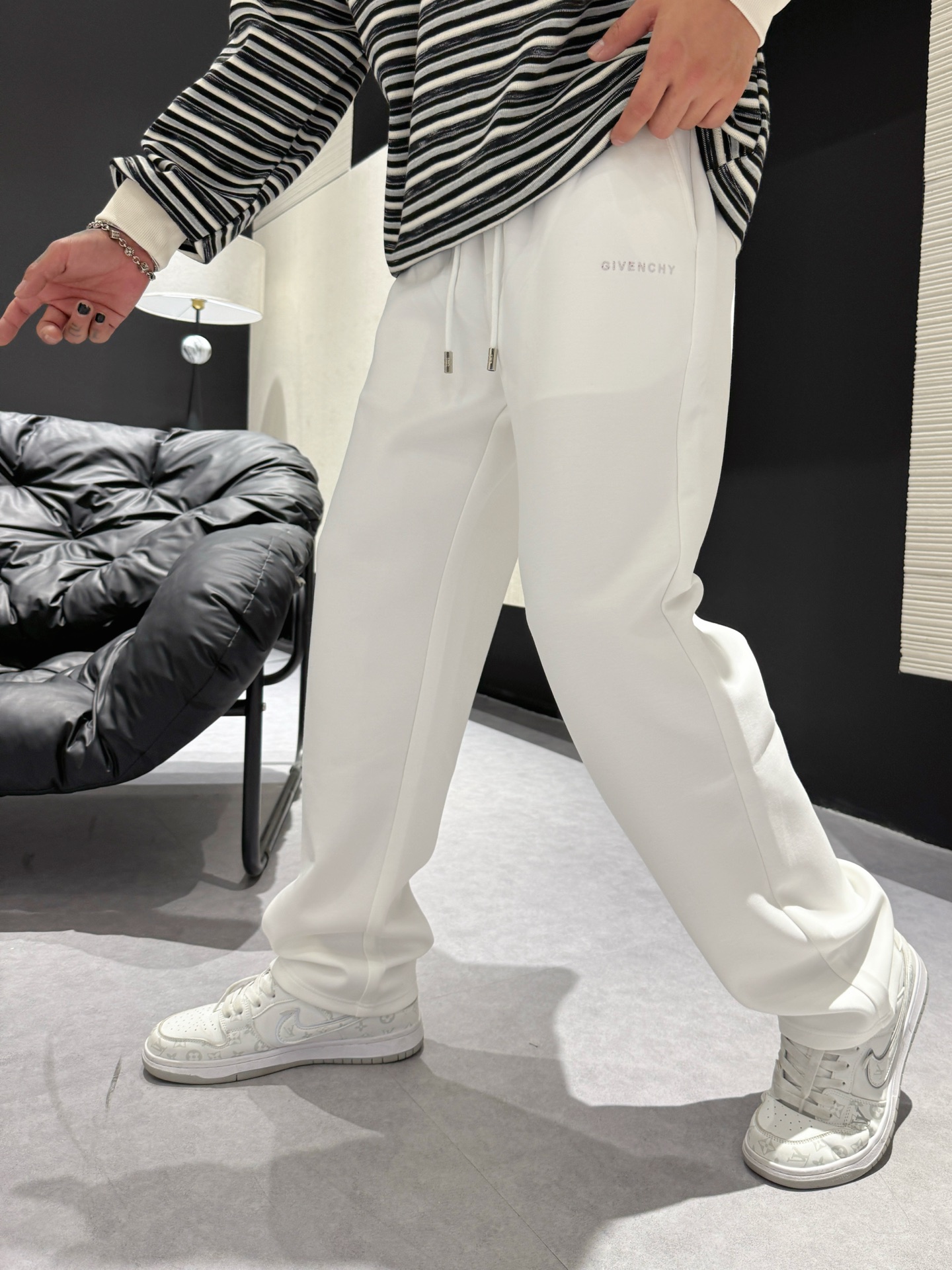 _due9sAYEmPczBD-rGnOlxNGFj-zK_a0wCKYPGyg