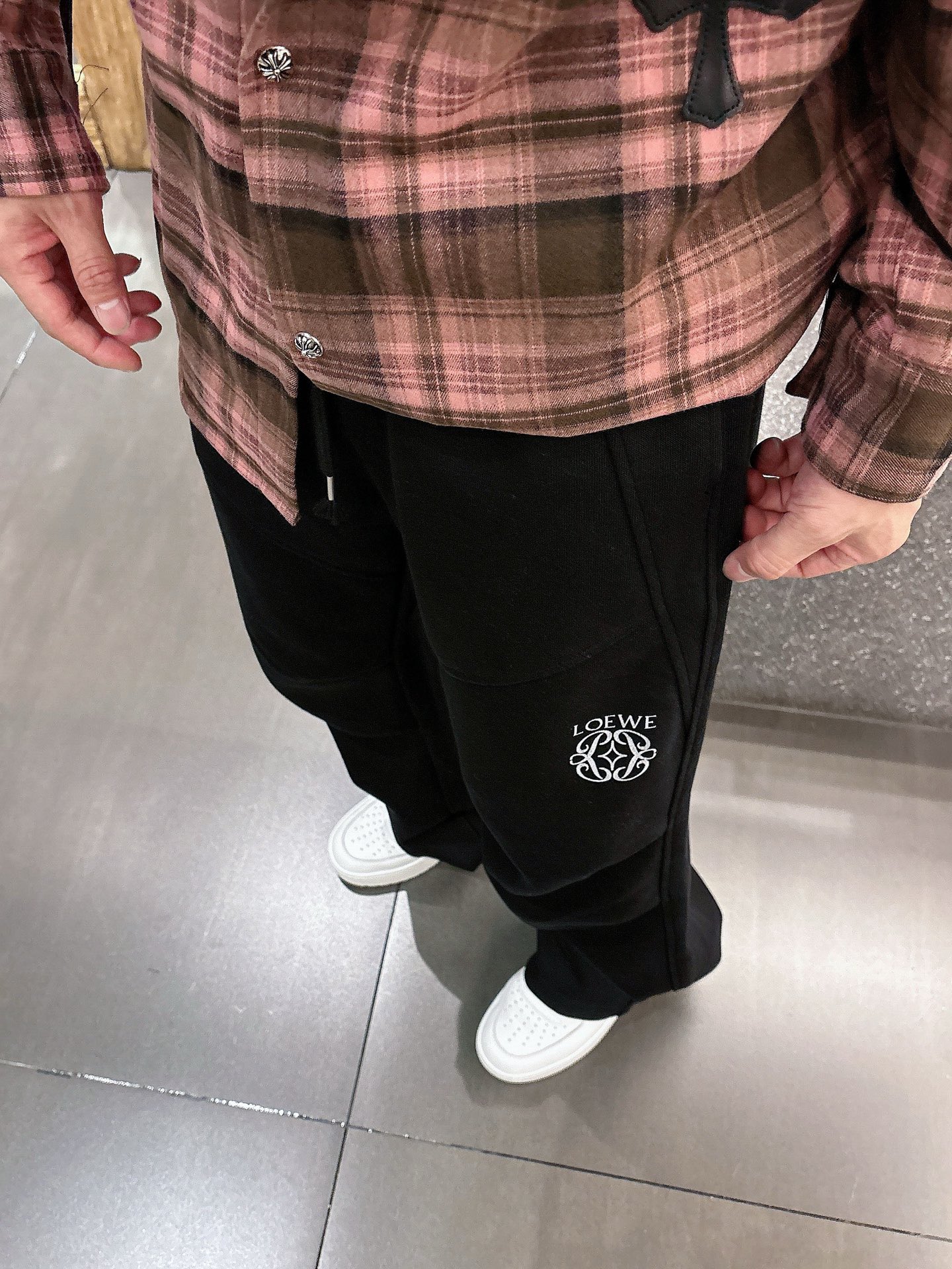 Loewe Logo Print Casual Pants - Stylish & Comfortable, Fall/Winter Collection 10 i1757496101460 3031 0 2