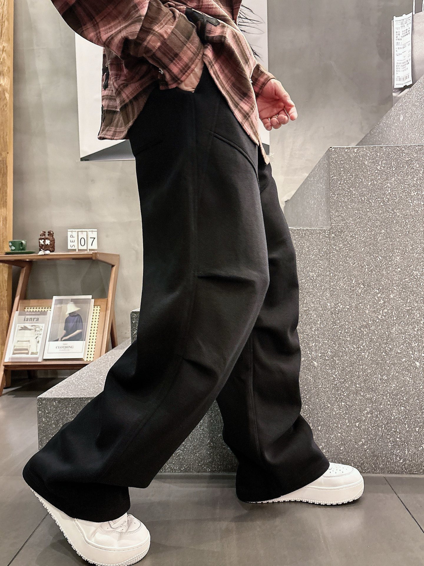 Loewe Logo Print Casual Pants - Stylish & Comfortable, Fall/Winter Collection 4 i1757496105321 3545 0 8