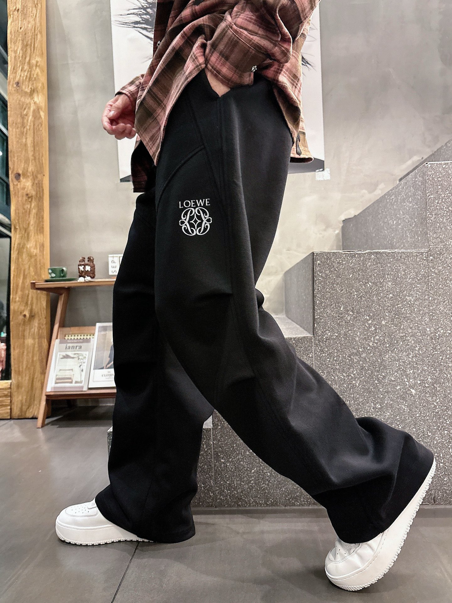 Loewe Logo Print Casual Pants - Stylish & Comfortable, Fall/Winter Collection 7 i1757496105336 2374 0 11