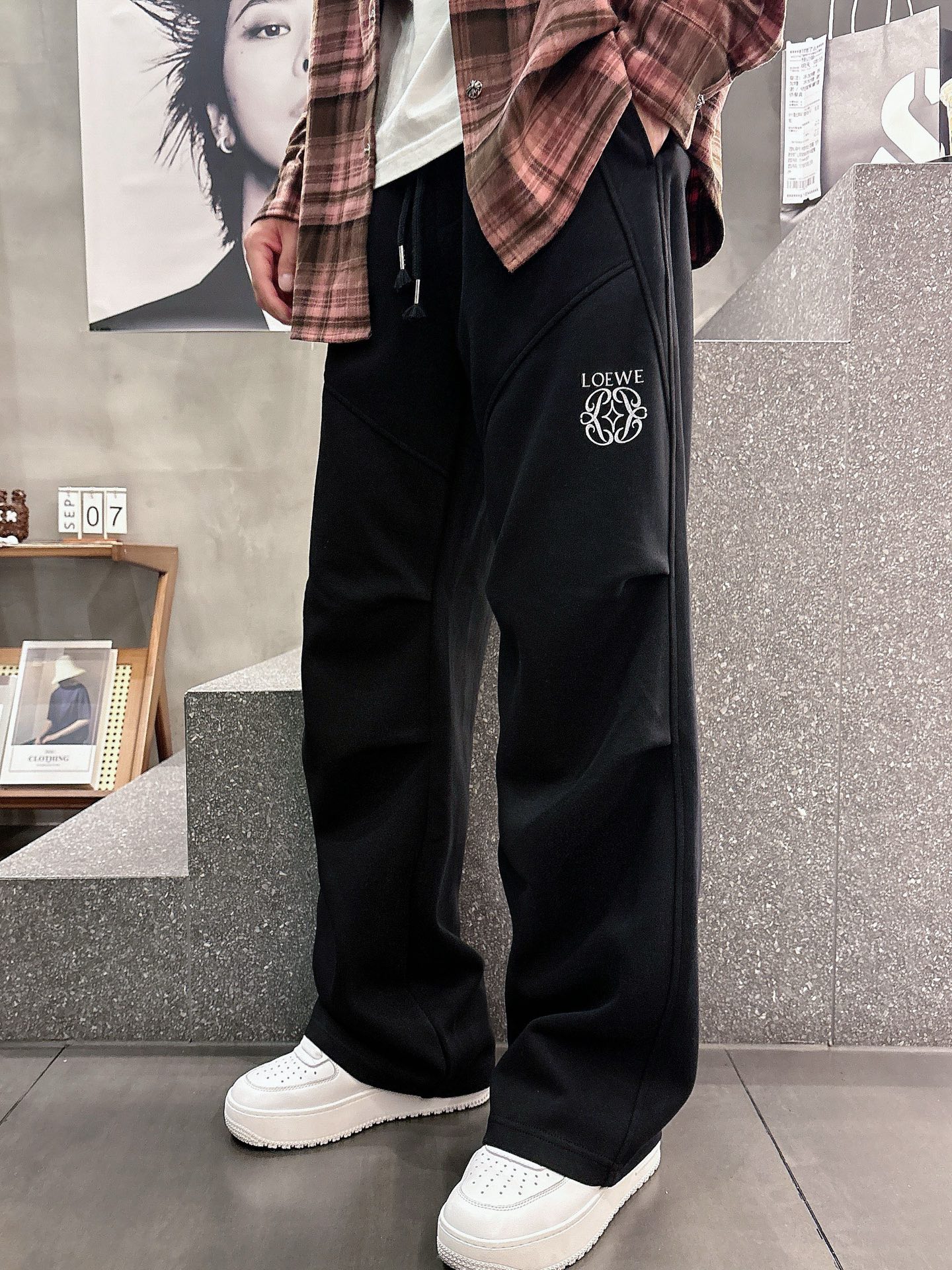 Loewe Logo Print Casual Pants - Stylish & Comfortable, Fall/Winter Collection 2 i1757496105344 2730 0 0