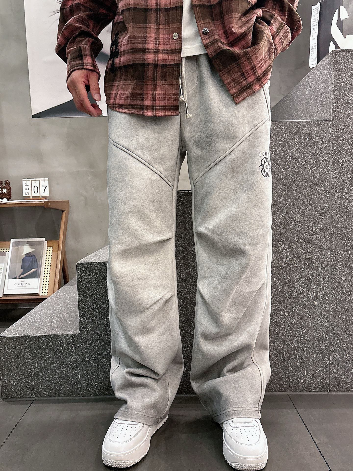 Loewe Logo Print Casual Pants: New Autumn/Winter Collection 7 i1757496144891 4167 0 3