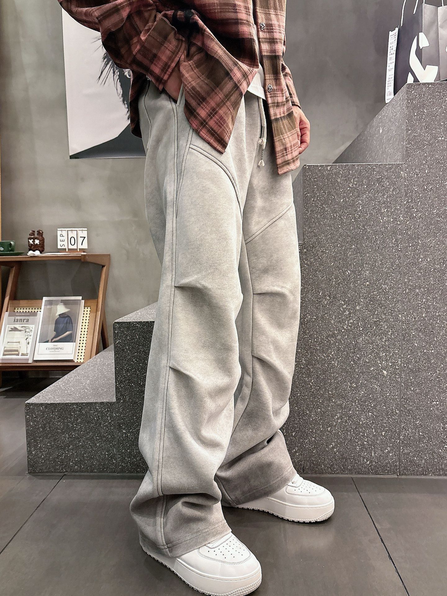 Loewe Logo Print Casual Pants: New Autumn/Winter Collection 8 i1757496150049 9937 0 1