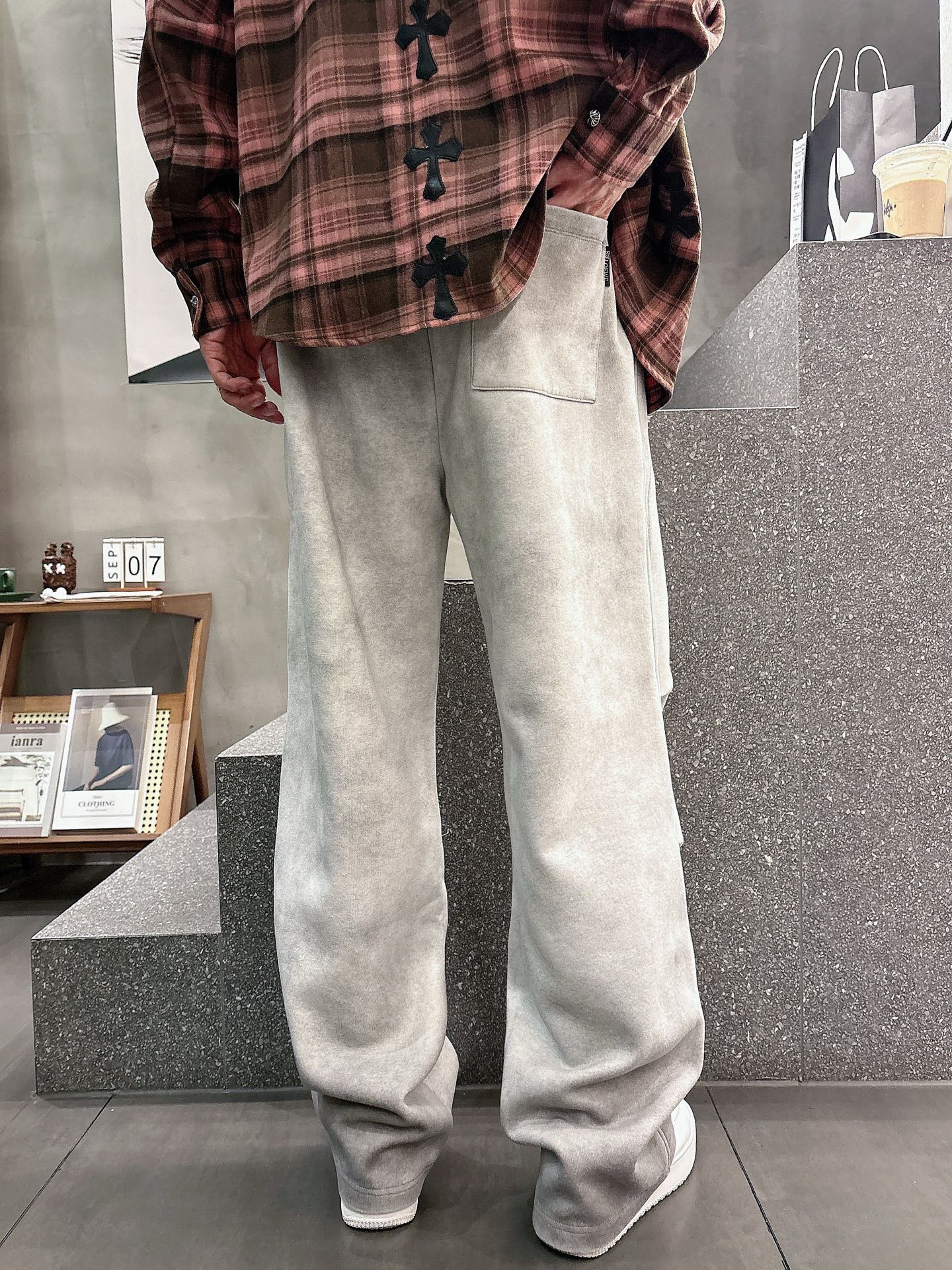 Loewe Logo Print Casual Pants: New Autumn/Winter Collection 5 i1757496153653 8535 0 9