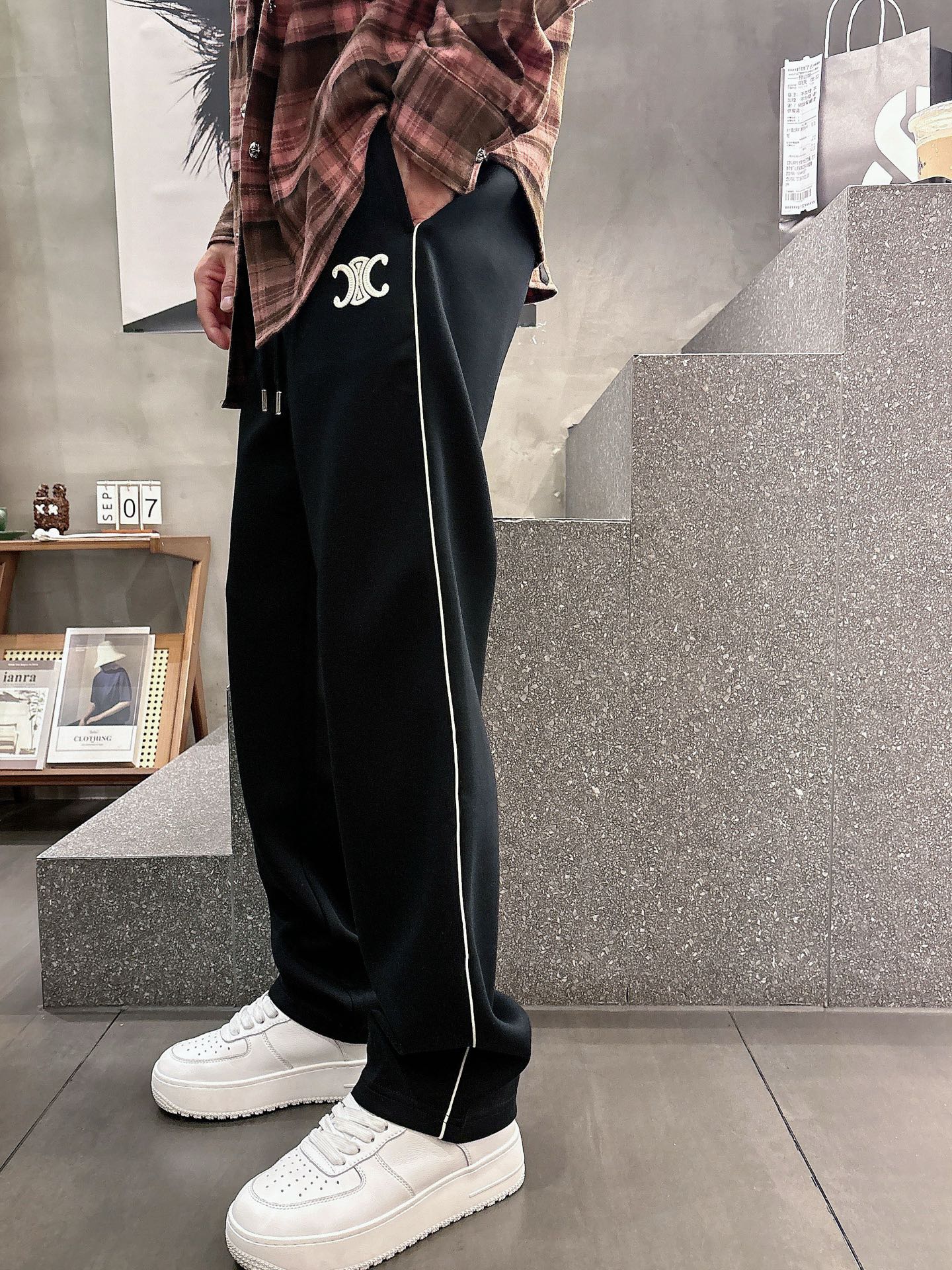 Classic Logo Casual Pants - Comfortable & Stylish, Available in M-3XL 9 i1757496208001 3726 0 11