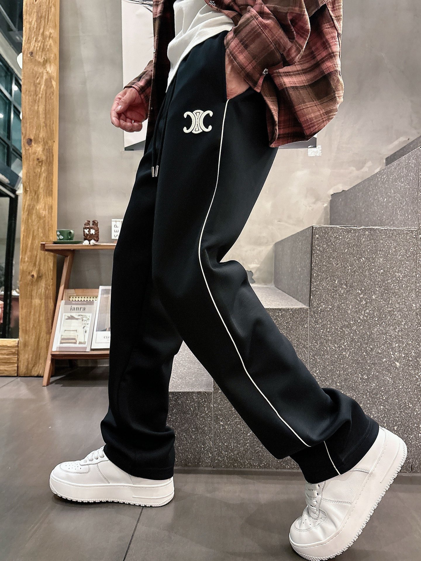 Classic Logo Casual Pants - Comfortable & Stylish, Available in M-3XL 2 i1757496208061 5989 0 4