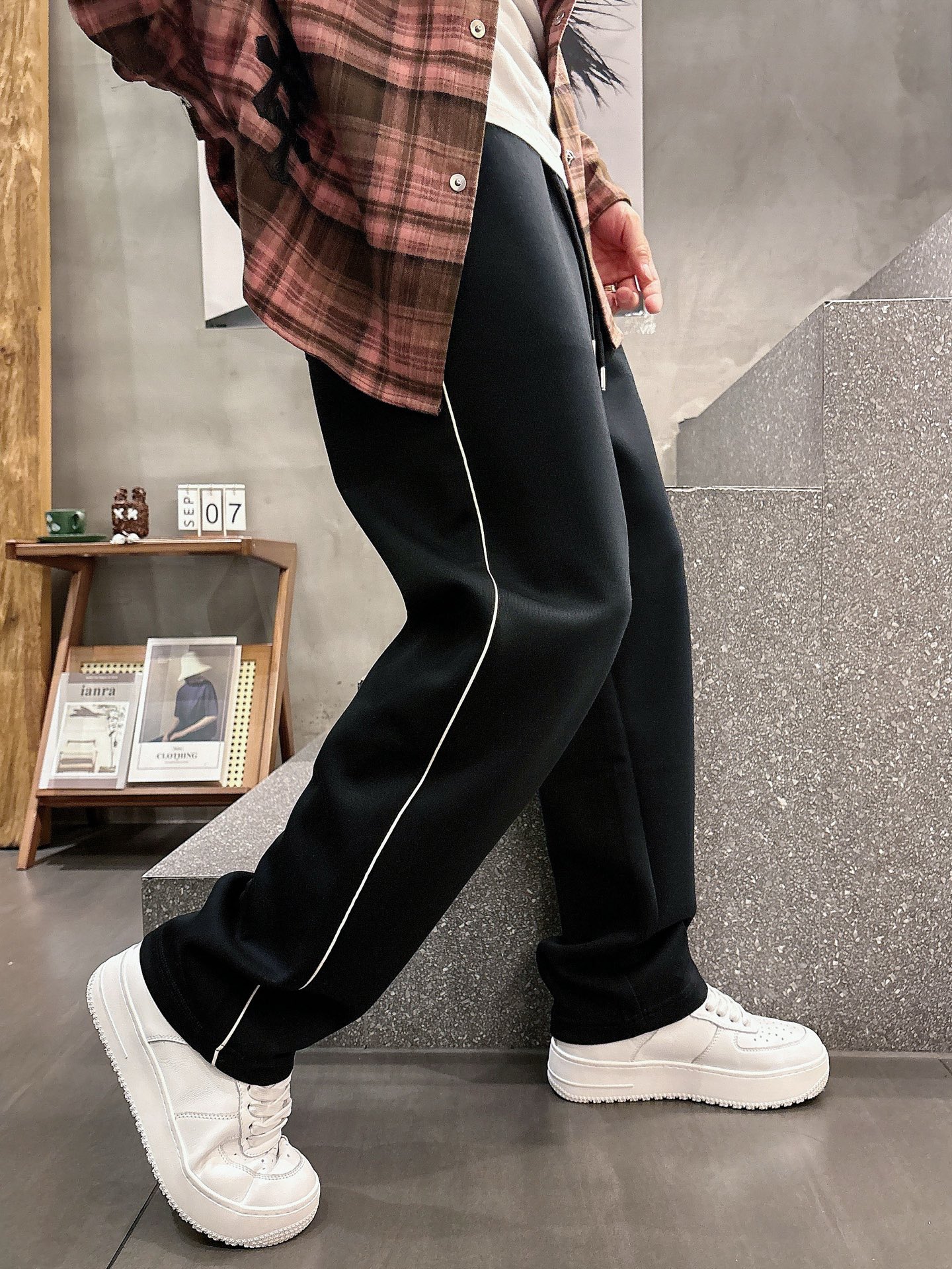 Classic Logo Casual Pants - Comfortable & Stylish, Available in M-3XL 4 i1757496211584 2564 0 10