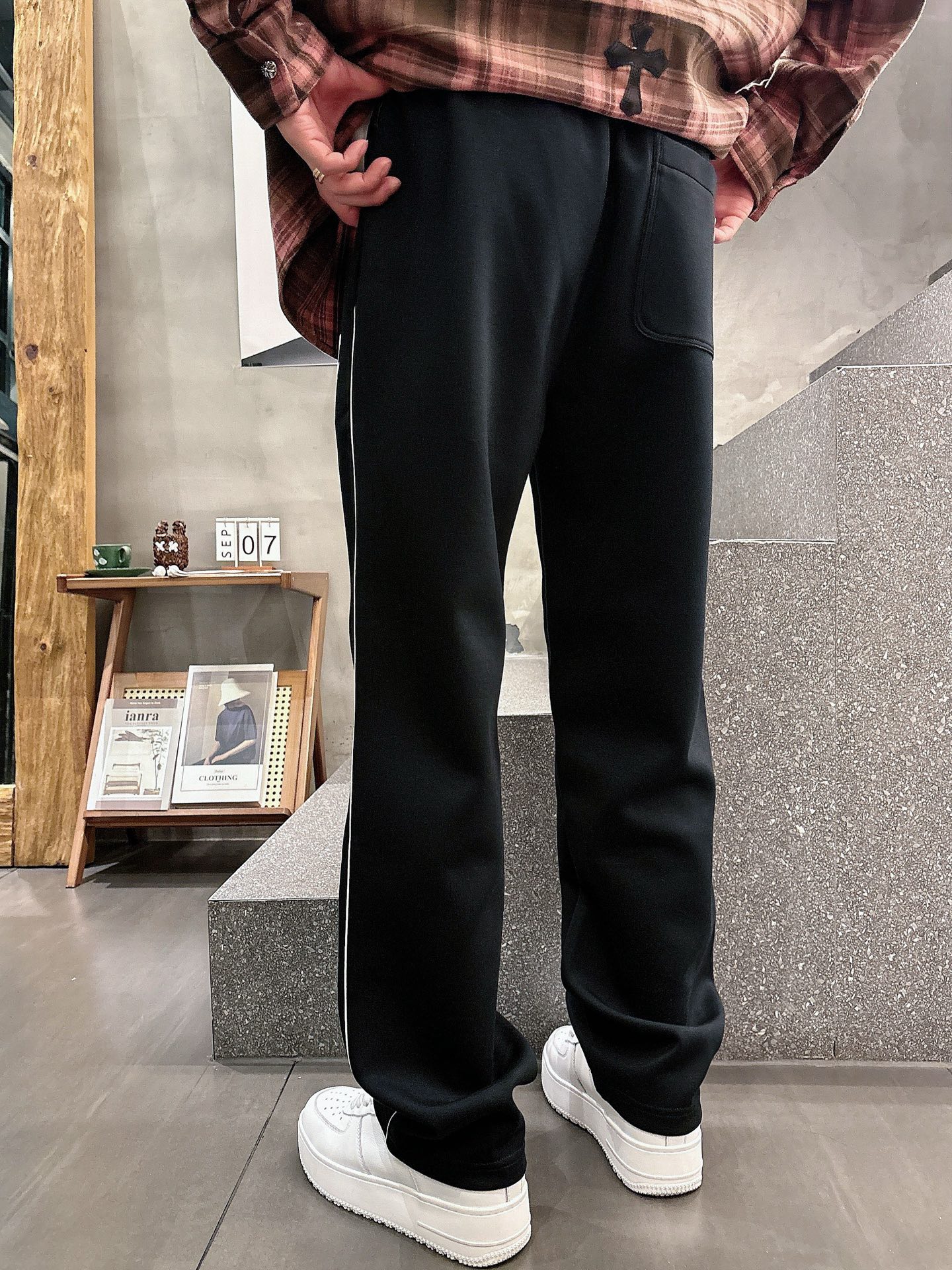 Classic Logo Casual Pants - Comfortable & Stylish, Available in M-3XL 10 i1757496211604 3925 0 8