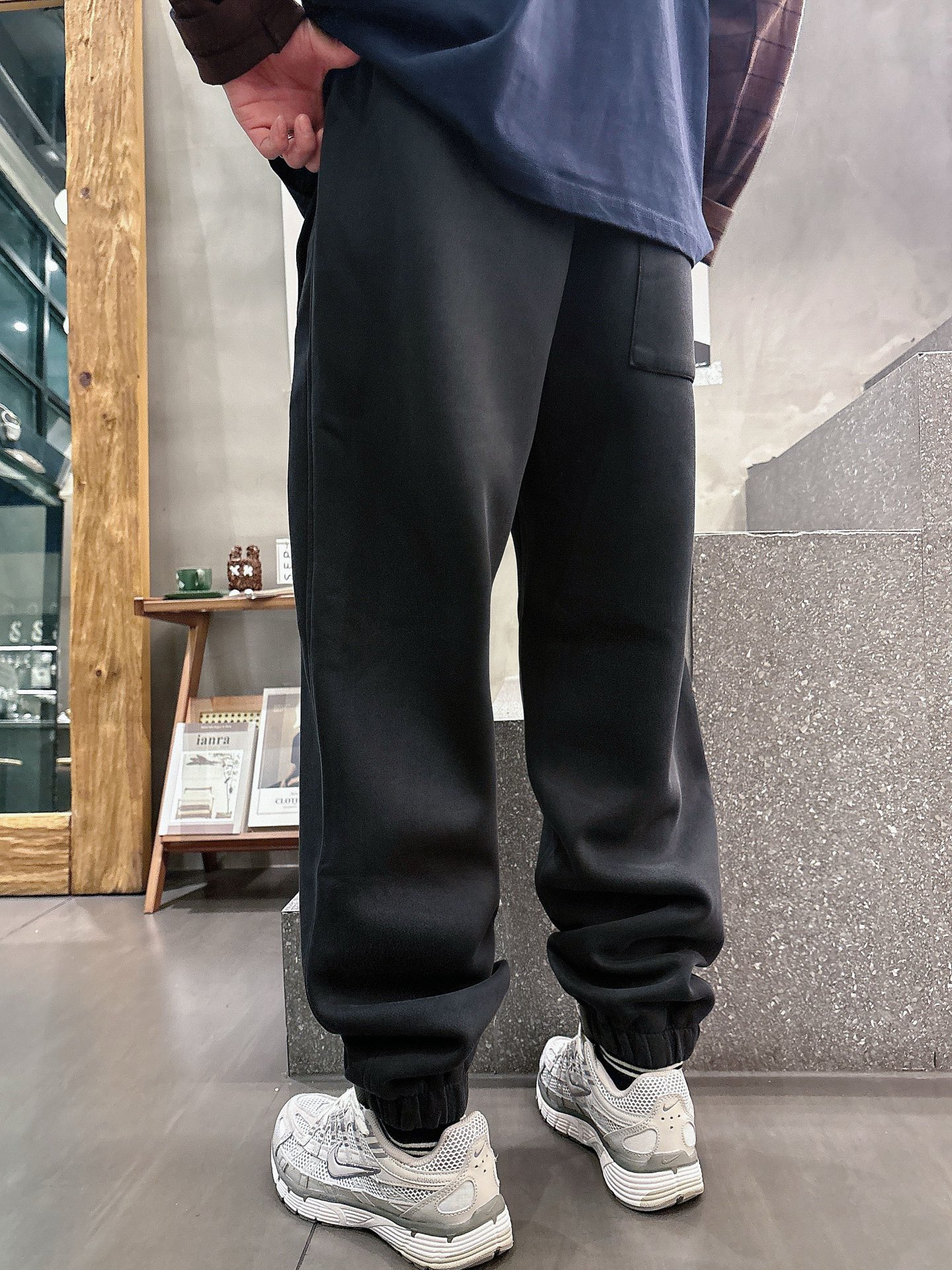 Balenciaga Logo Print Cotton Blend Sweatpants | Comfortable & Stylish 10 i1757838251145 1649 0 12
