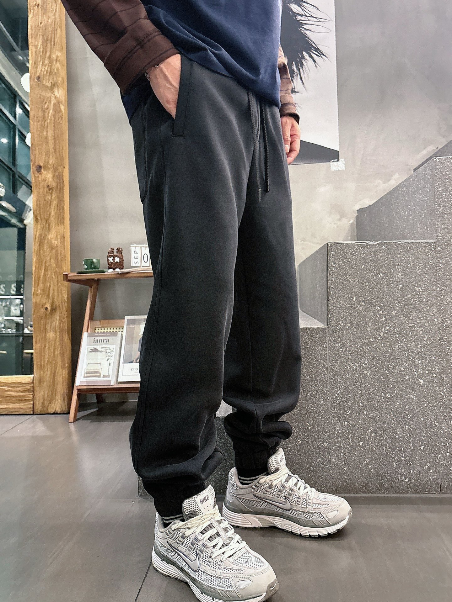 Balenciaga Logo Print Cotton Blend Sweatpants | Comfortable & Stylish 8 i1757838251178 2367 0 9