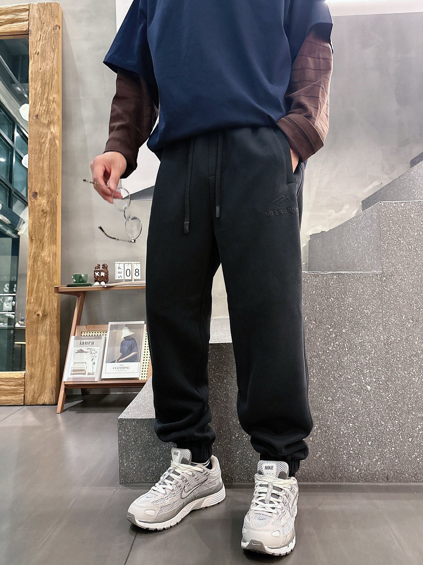 Balenciaga Logo Print Cotton Blend Sweatpants | Comfortable & Stylish 3 i1757838258375 9792 0 5