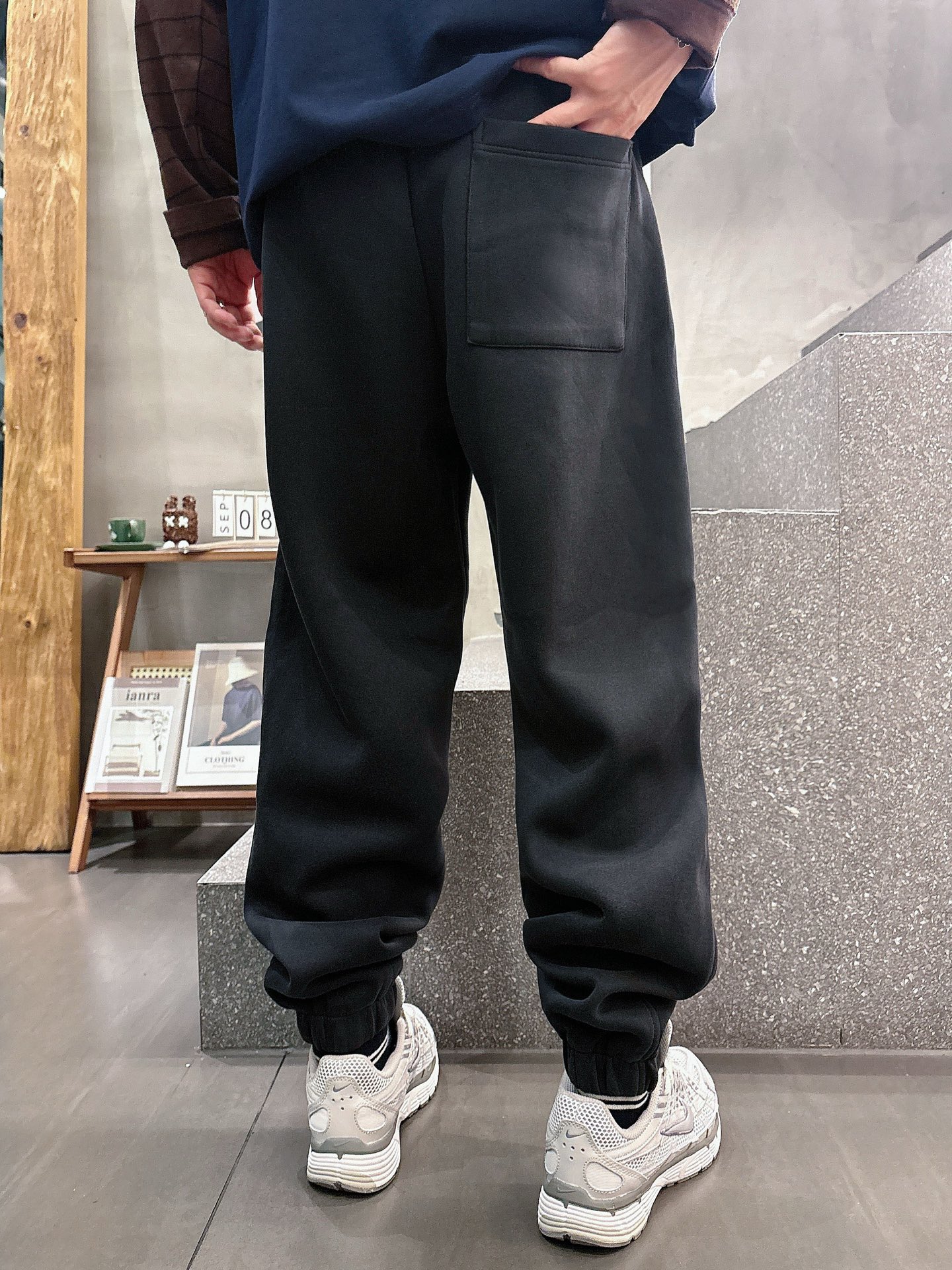 Balenciaga Logo Print Cotton Blend Sweatpants | Comfortable & Stylish 5 i1757838265737 9185 0 3