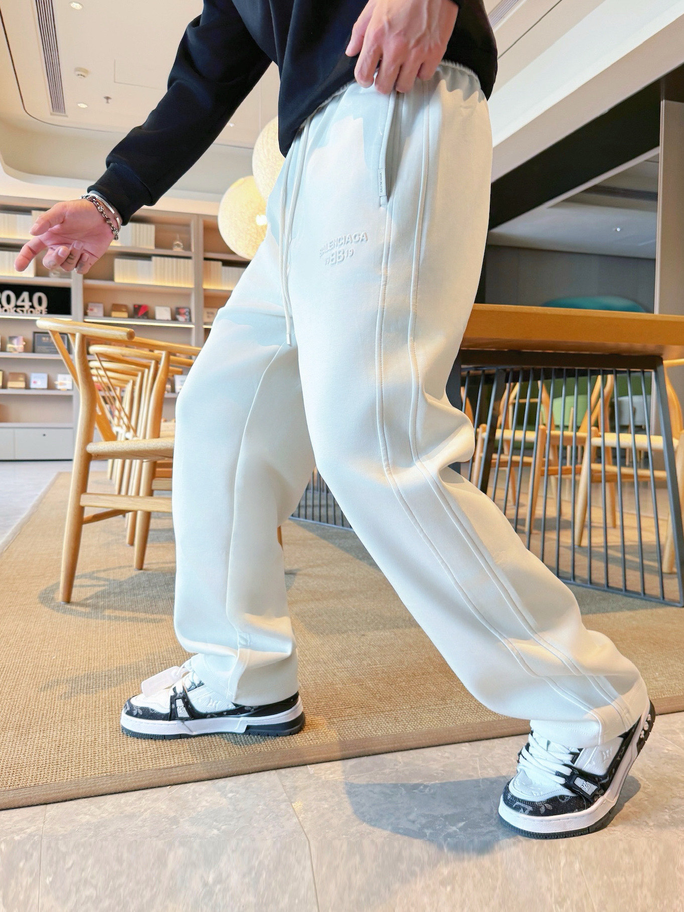 Balenciaga 2025 Fall/Winter Classic Logo Leisure Pants - Ultimate Comfort