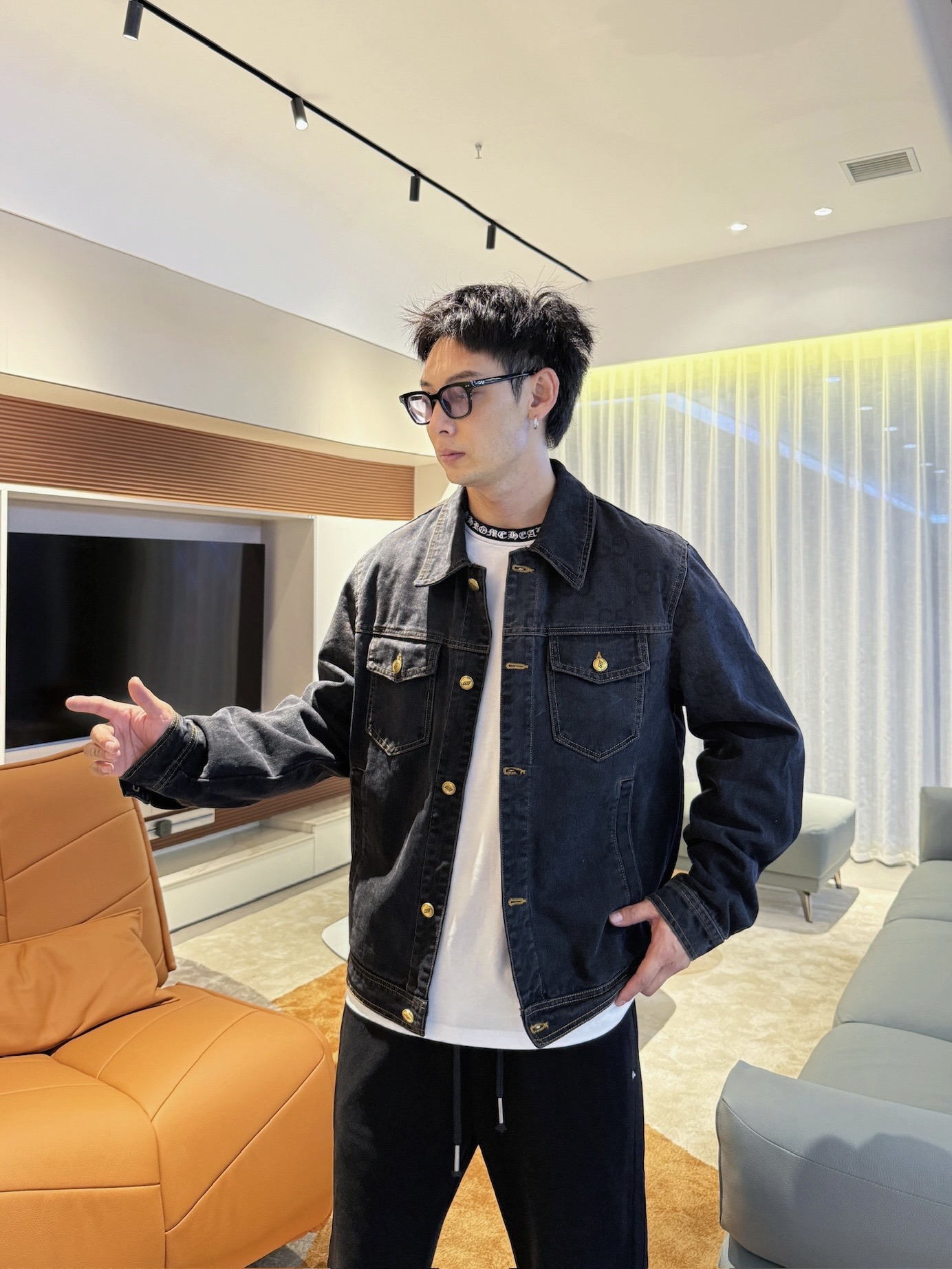 _djc9svZYhrss29HNeEHKou-qn6ZHftLJuE3LwLQ