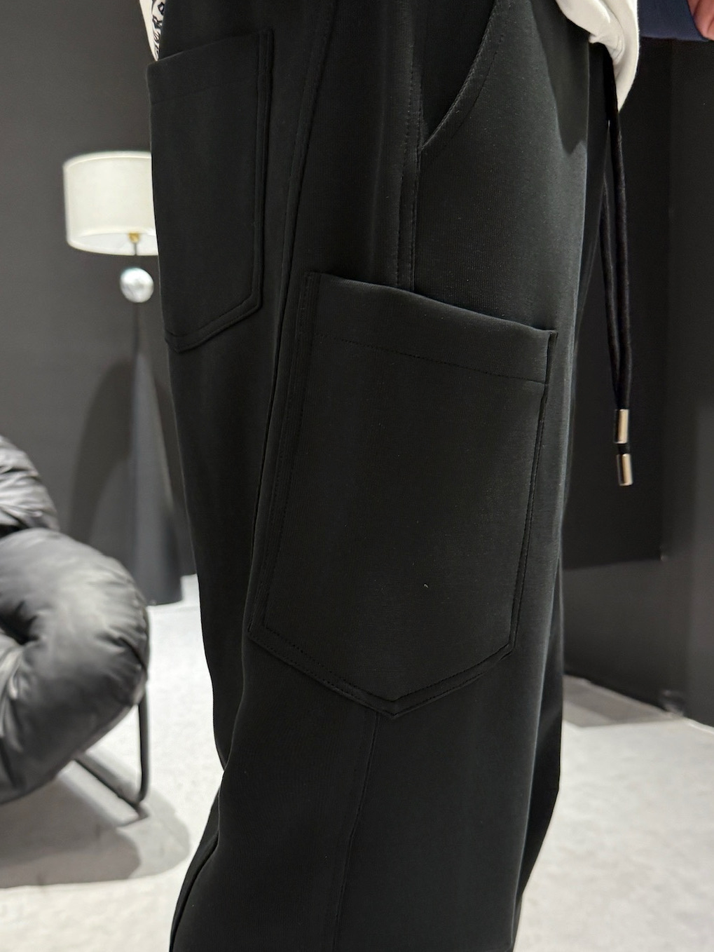 LV 顶级货品🐮 🆕2025秋冬新款休闲裤！官网同步发售。品牌经典LOGO休闲裤 ，定制面料，舒适度极好