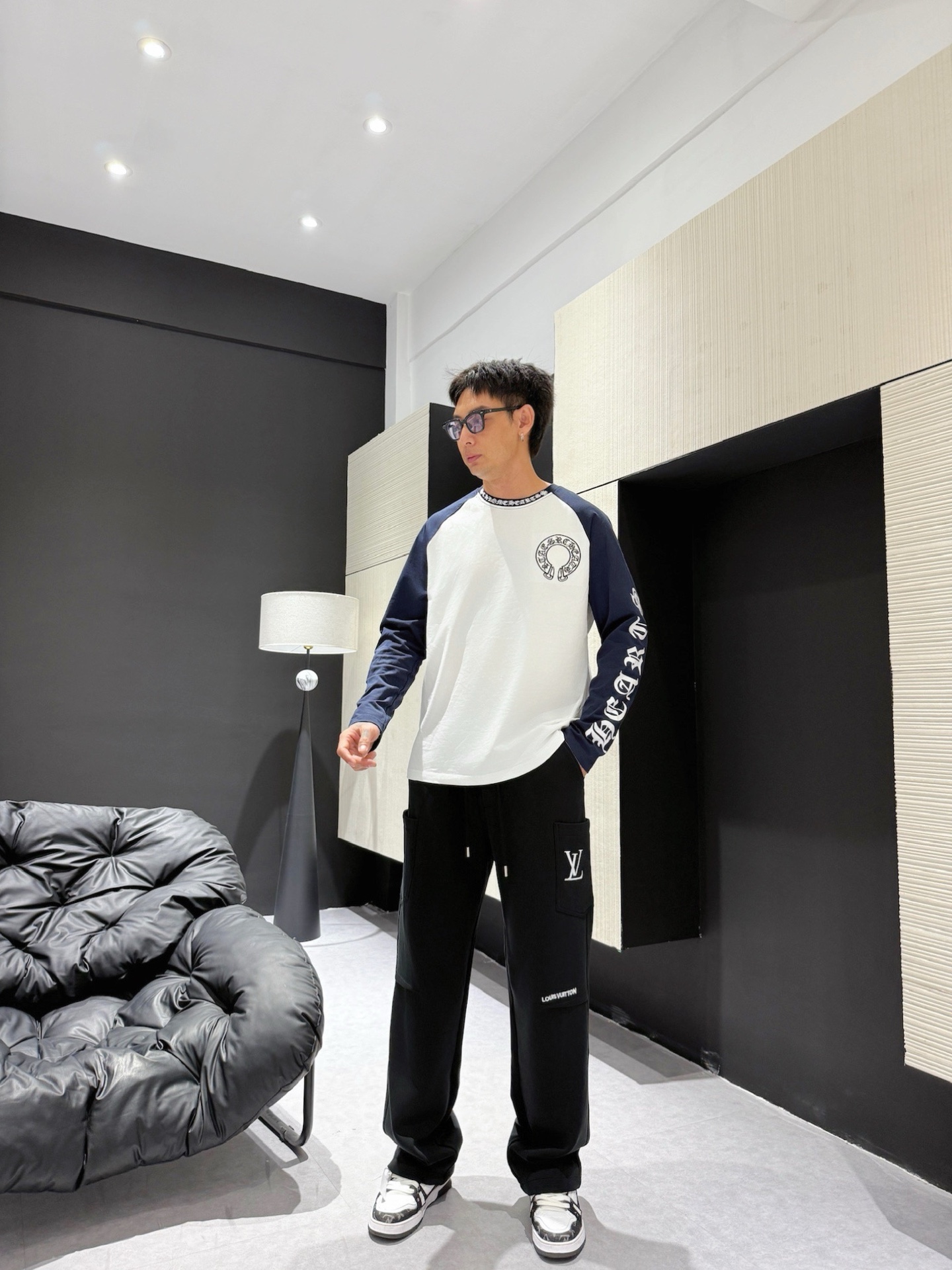 LV 顶级货品🐮 🆕2025秋冬新款休闲裤！官网同步发售。品牌经典LOGO休闲裤 ，定制面料，舒适度极好