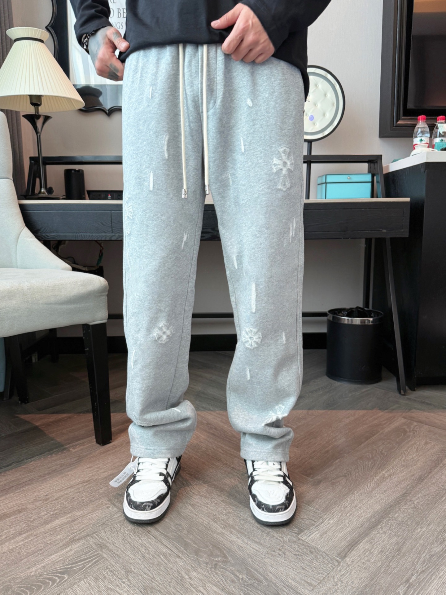 克罗心 顶级货品🐮 🆕2025秋冬新款休闲裤！官网同步发售。品牌经典LOGO休闲裤 ，定制面料，舒适度极