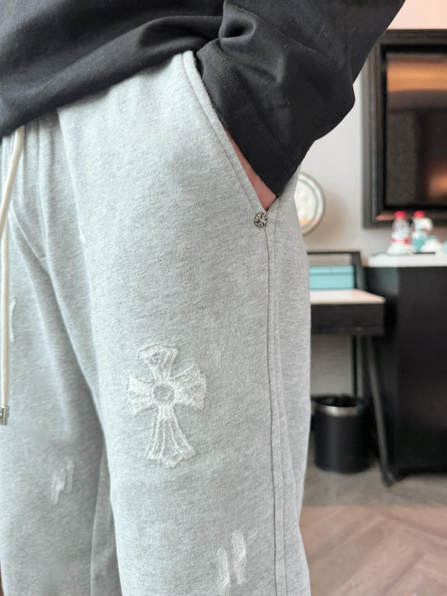 克罗心 顶级货品🐮 🆕2025秋冬新款休闲裤！官网同步发售。品牌经典LOGO休闲裤 ，定制面料，舒适度极