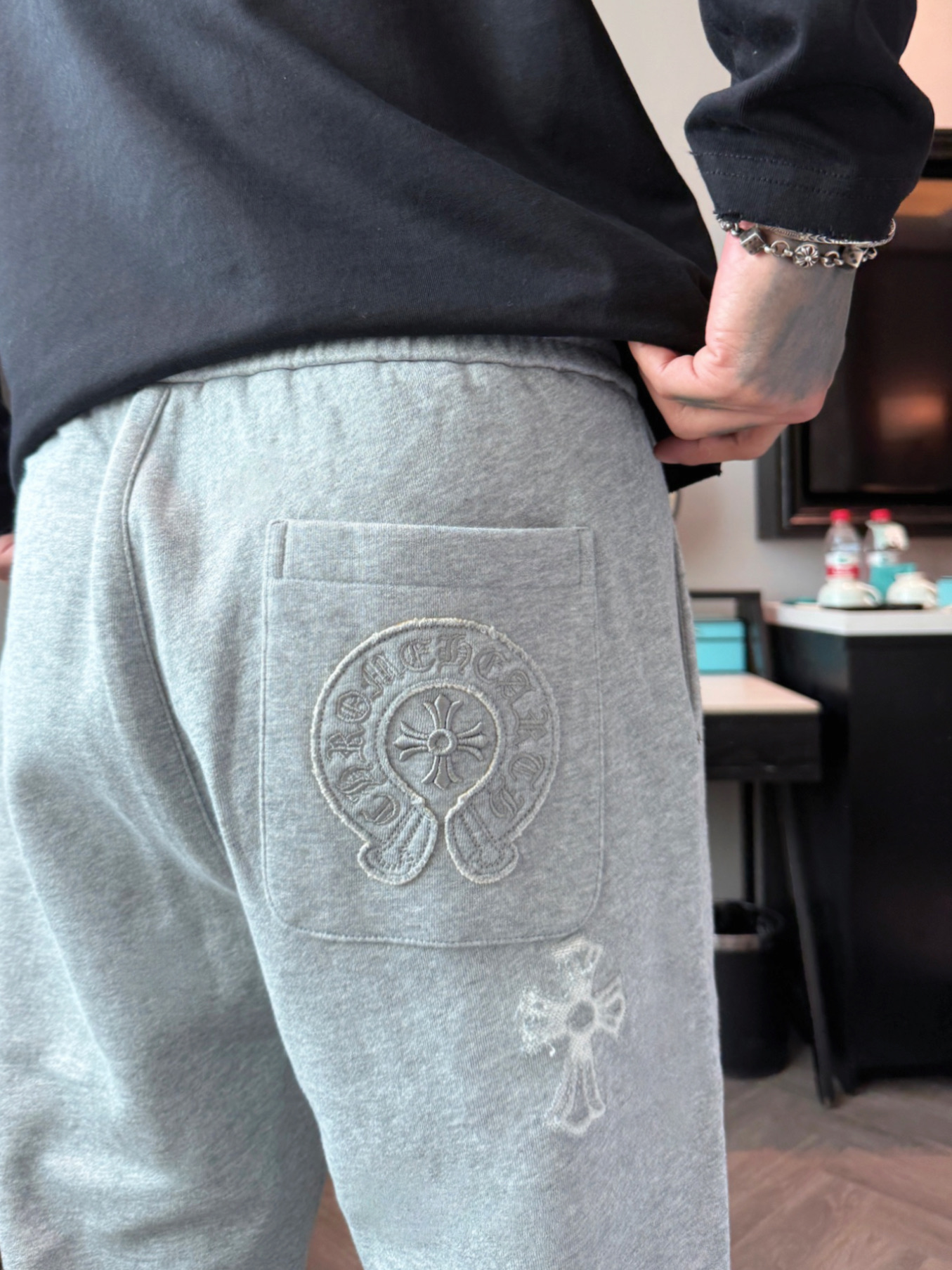 克罗心 顶级货品🐮 🆕2025秋冬新款休闲裤！官网同步发售。品牌经典LOGO休闲裤 ，定制面料，舒适度极