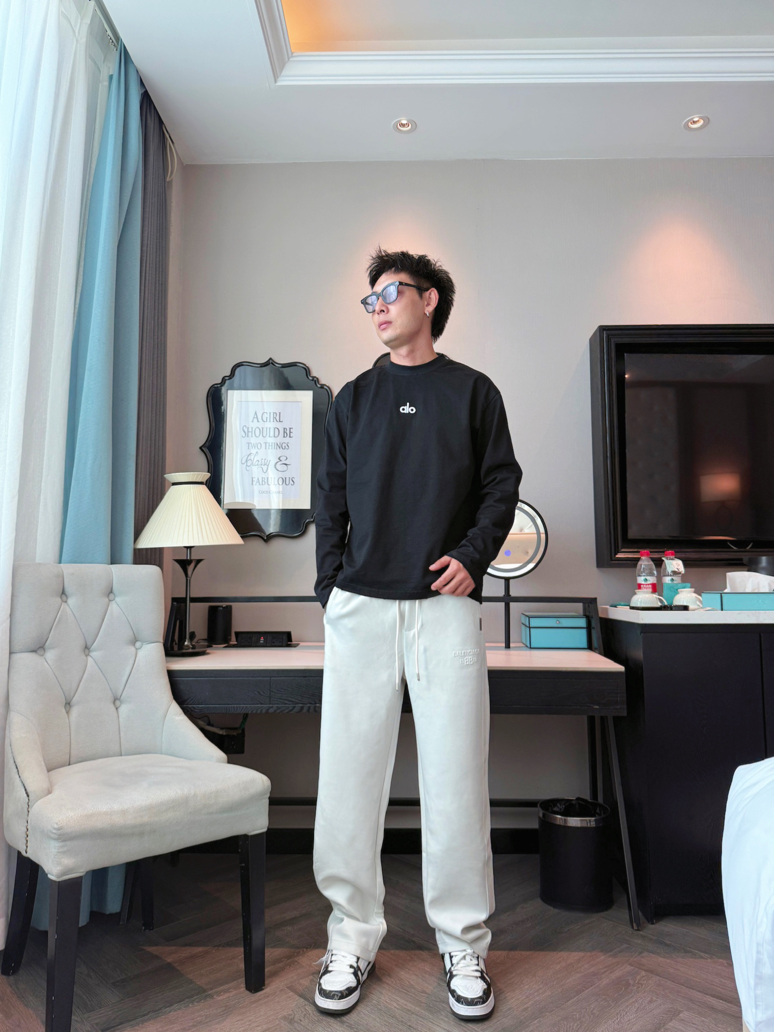 巴黎世家 顶级货品🐮 🆕2025秋冬新款休闲裤！官网同步发售。品牌经典LOGO休闲裤 ，定制面料，舒适度