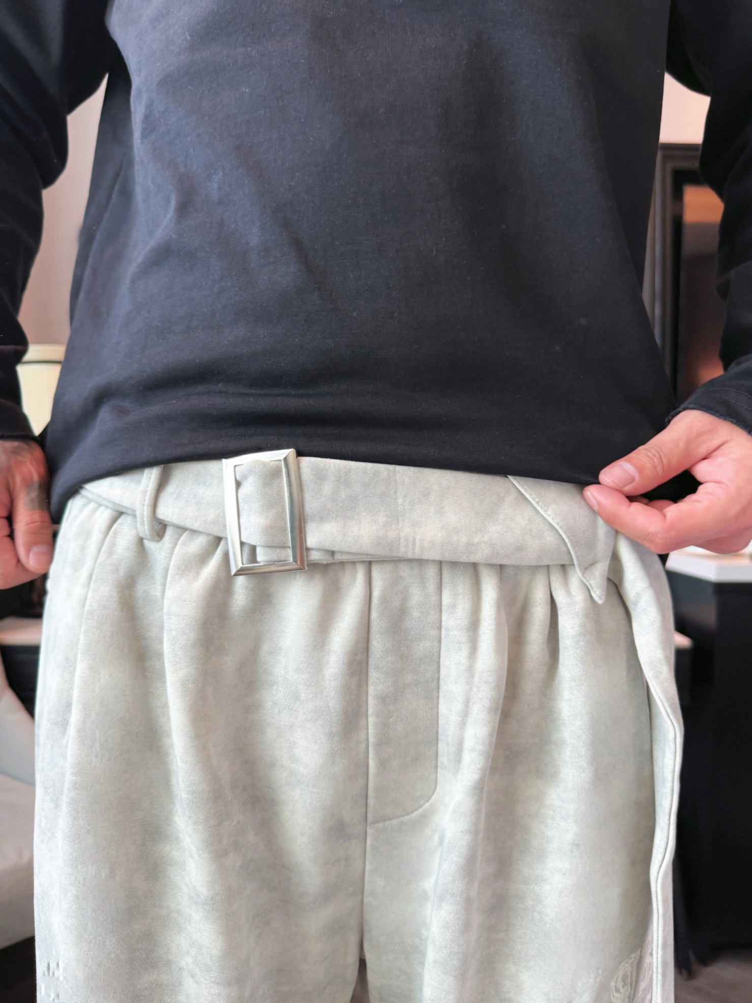 巴黎世家 顶级货品🐮 🆕2025秋冬新款休闲裤！官网同步发售。品牌经典LOGO休闲裤 ，定制面料，舒适度