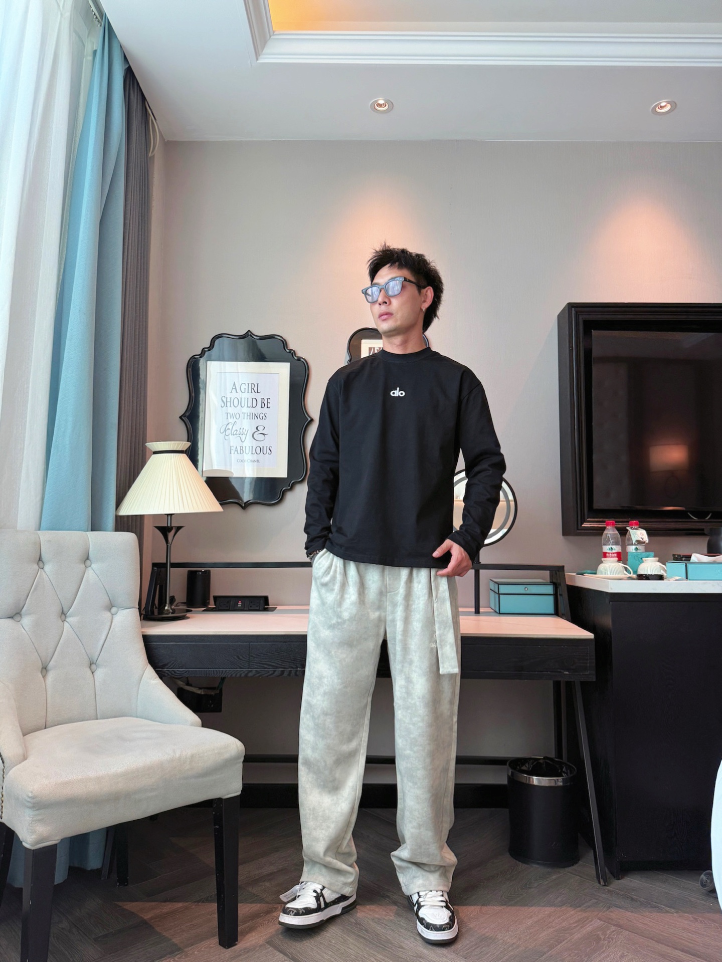 巴黎世家 顶级货品🐮 🆕2025秋冬新款休闲裤！官网同步发售。品牌经典LOGO休闲裤 ，定制面料，舒适度