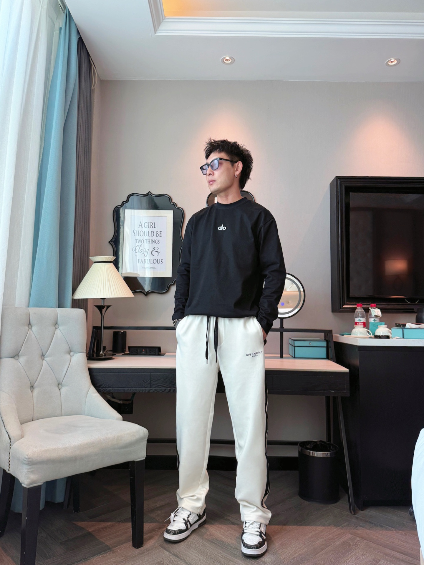 纪梵希 顶级货品🐮 🆕2025秋冬新款休闲裤！官网同步发售。品牌经典LOGO休闲裤 ，定制面料，舒适度极