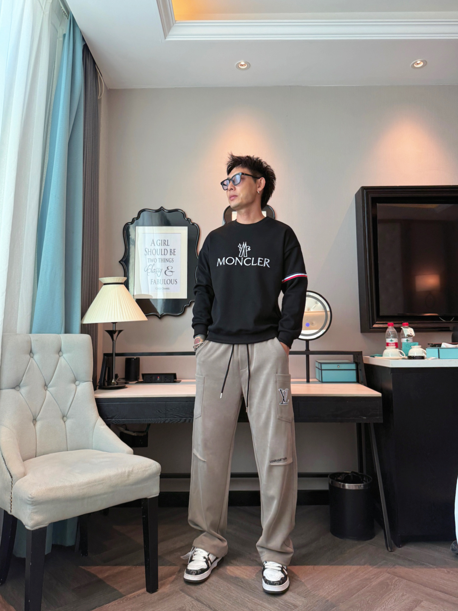 LV 顶级货品🐮 🆕2025秋冬新款休闲裤！官网同步发售。品牌经典LOGO休闲裤 ，定制面料，舒适度极好