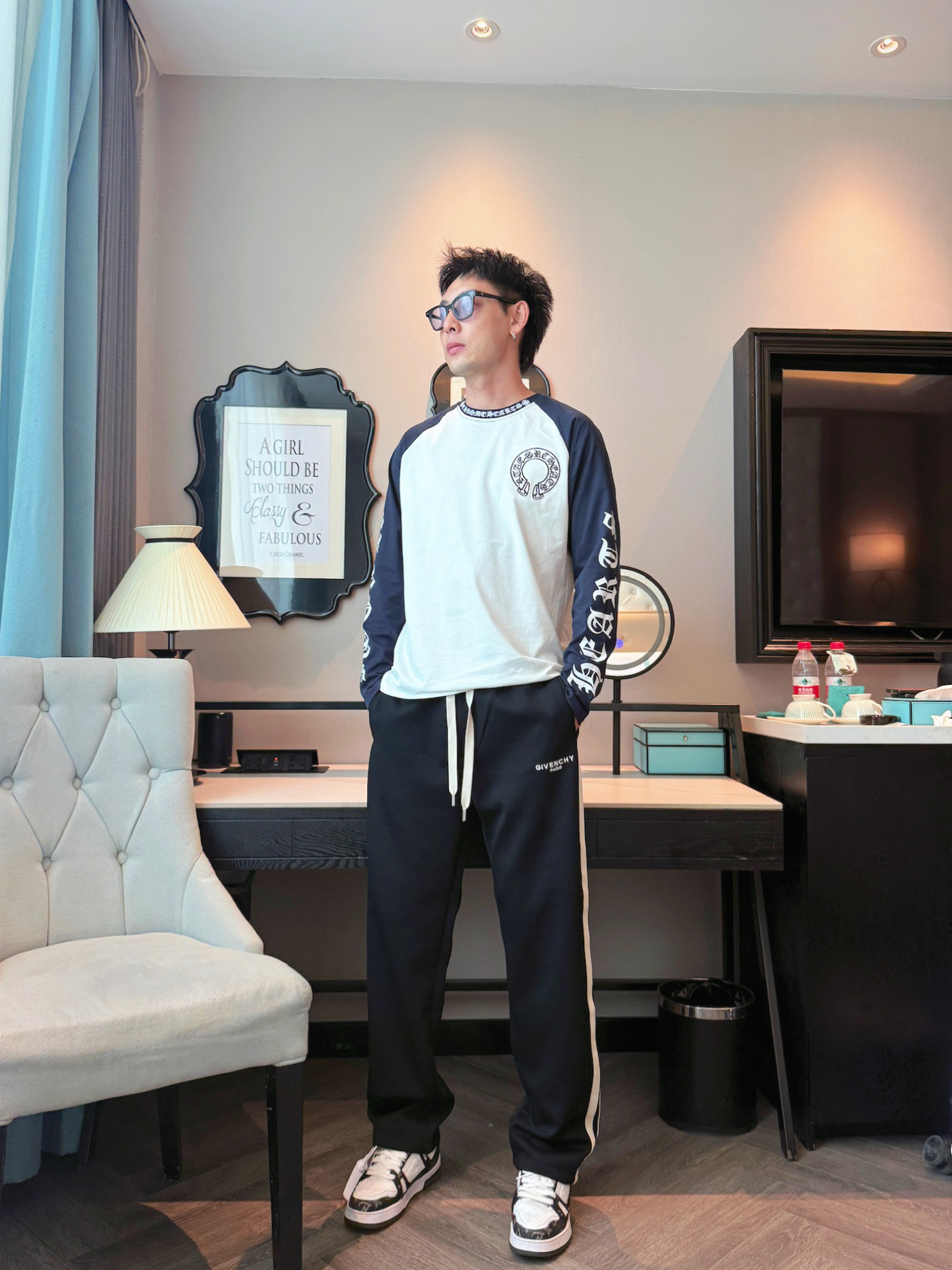 纪梵希 顶级货品🐮 🆕2025秋冬新款休闲裤！官网同步发售。品牌经典LOGO休闲裤 ，定制面料，舒适度极