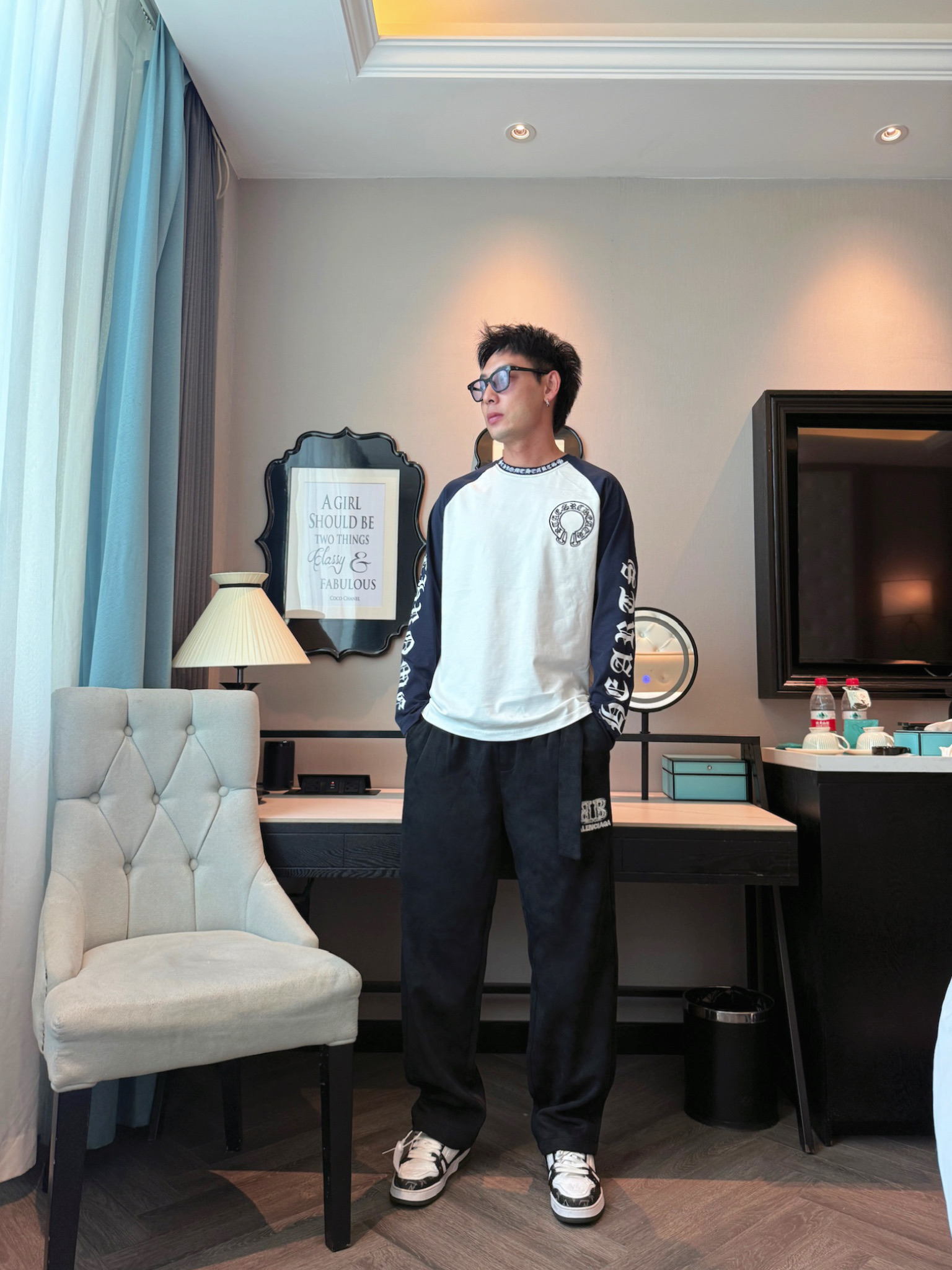 巴黎世家 顶级货品🐮 🆕2025秋冬新款休闲裤！官网同步发售。品牌经典LOGO休闲裤 ，定制面料，舒适度