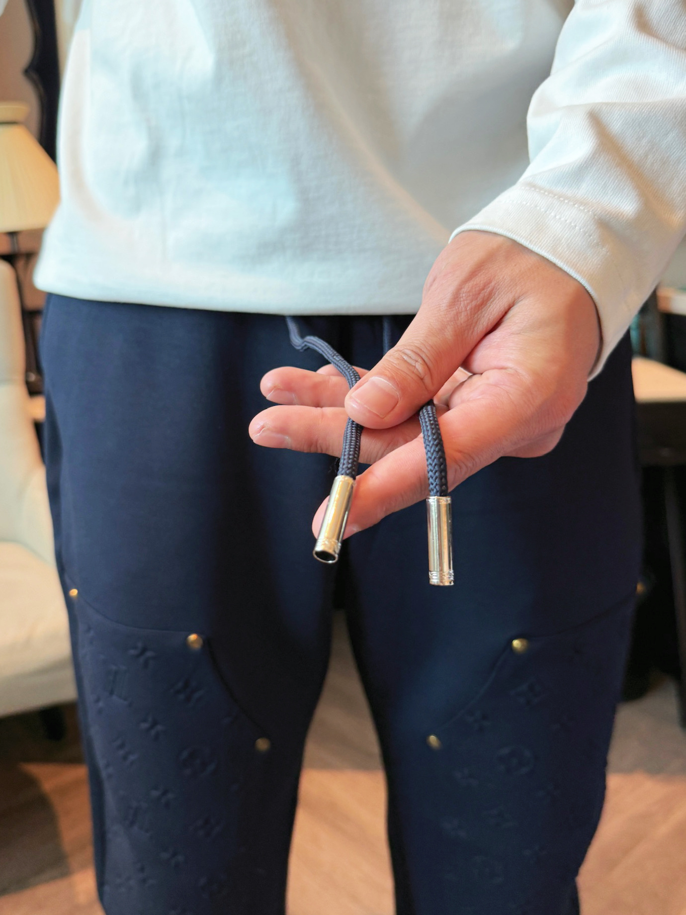 LV 顶级货品🐮 🆕2025秋冬新款休闲裤！官网同步发售。品牌经典LOGO休闲裤 ，定制面料，舒适度极好